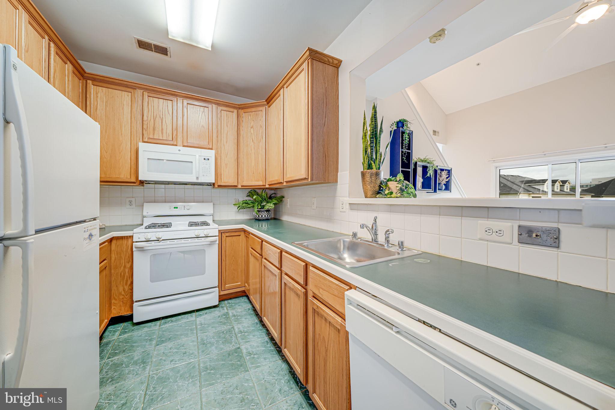 WESTBROOK COURT - Residential