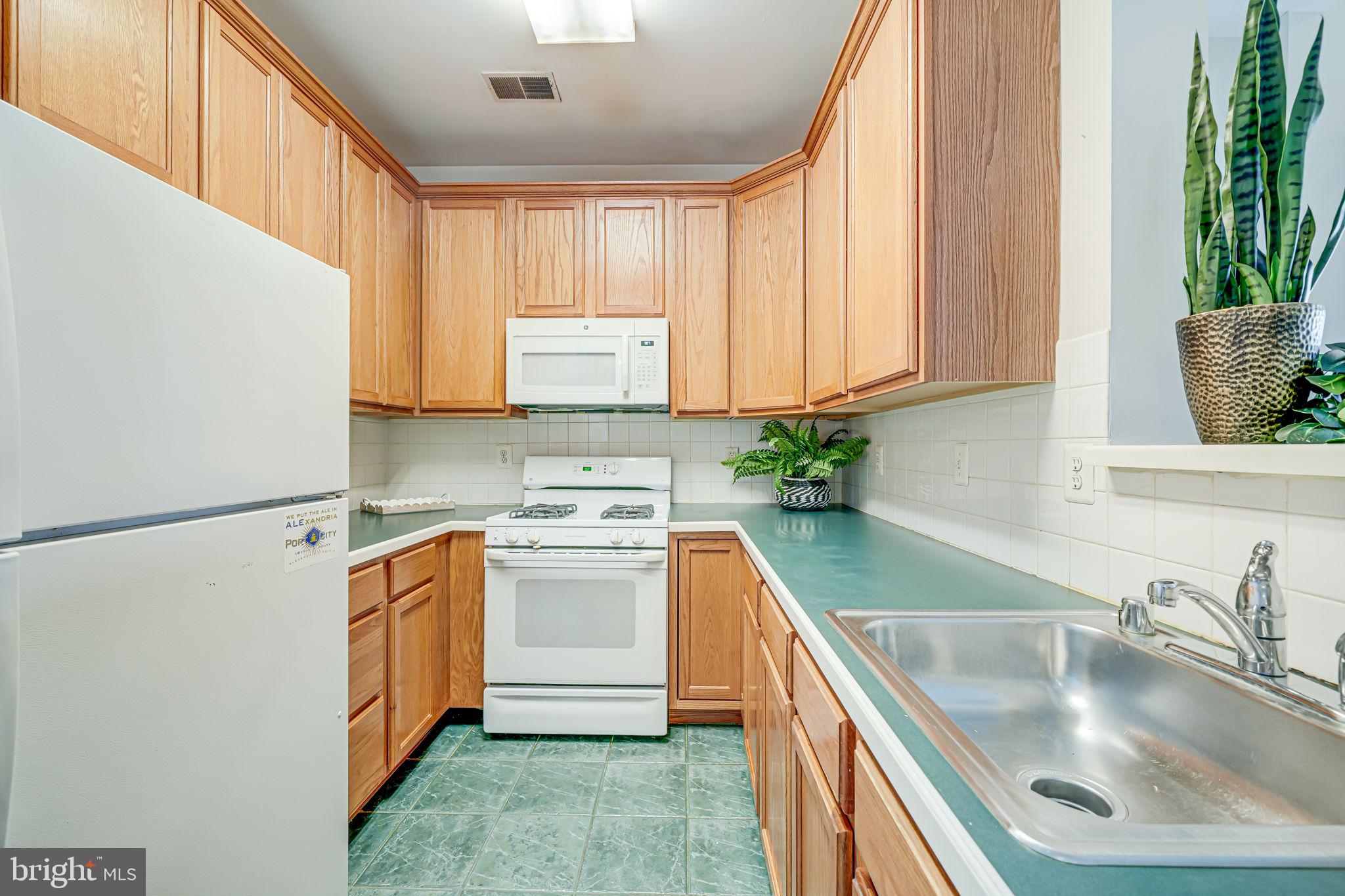 WESTBROOK COURT - Residential