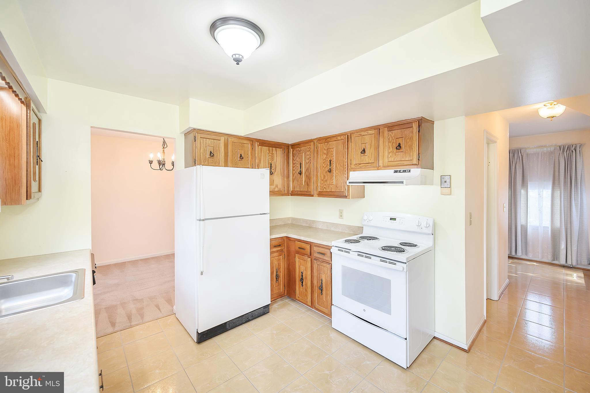 STAFFORD OAKS - Residential