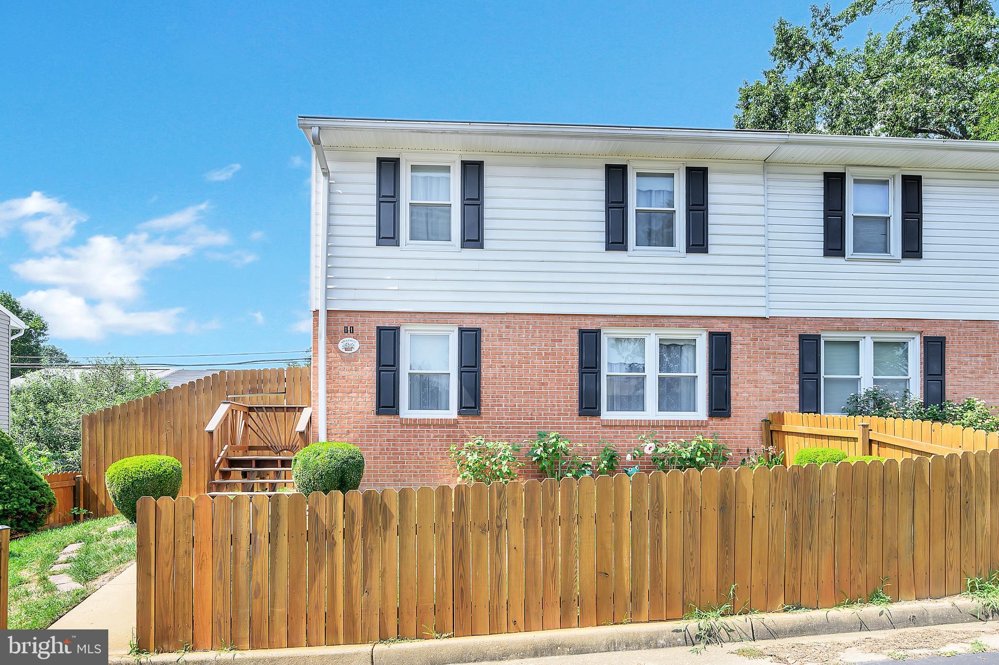 STAFFORD OAKS - Residential