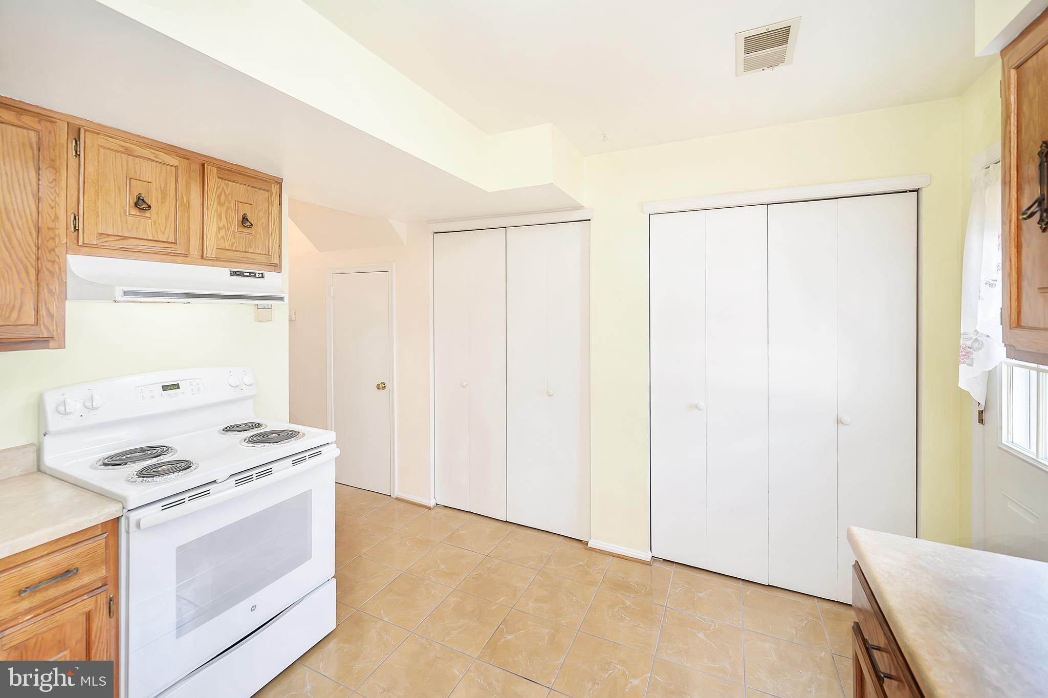 STAFFORD OAKS - Residential