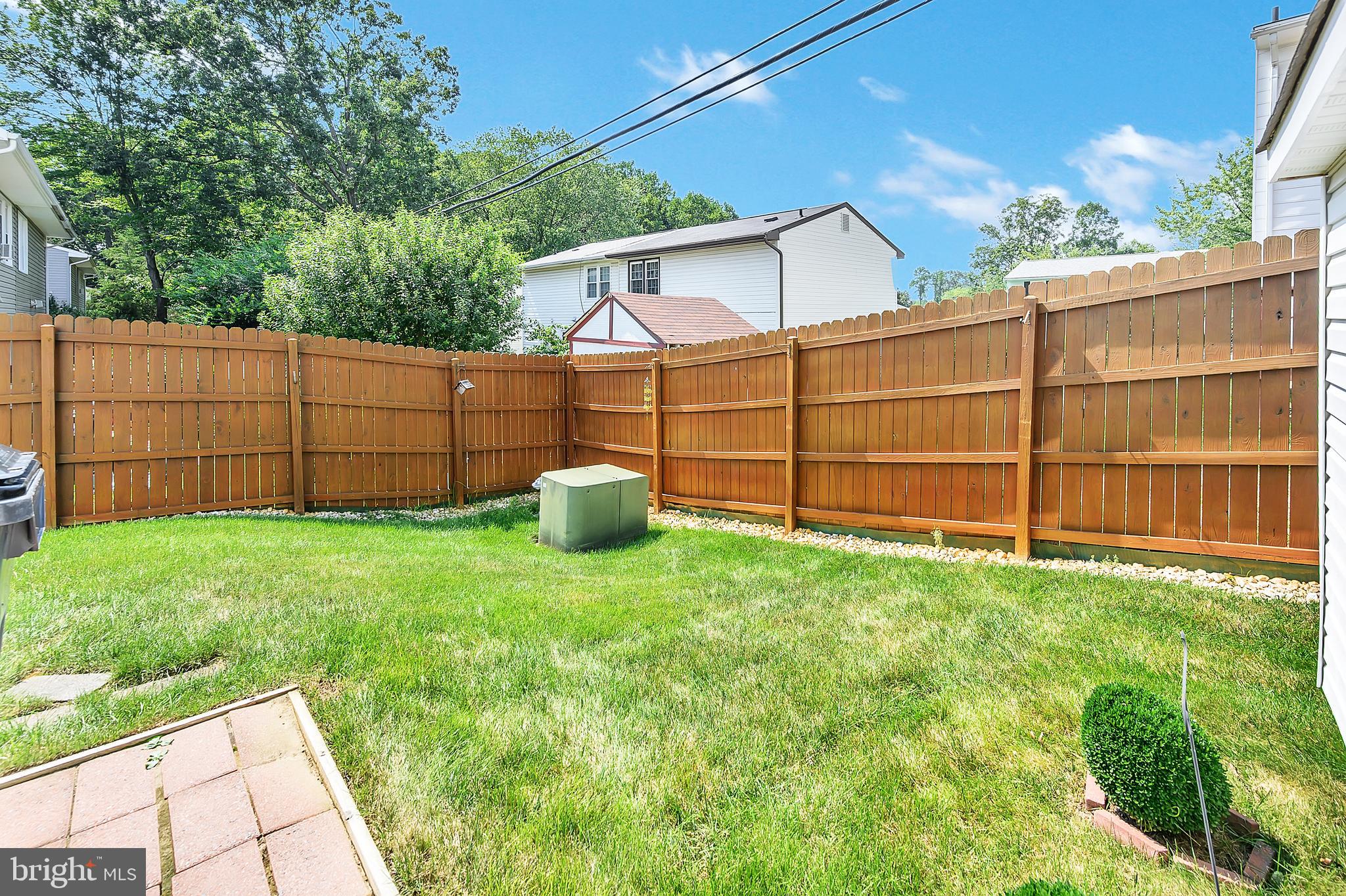 STAFFORD OAKS - Residential