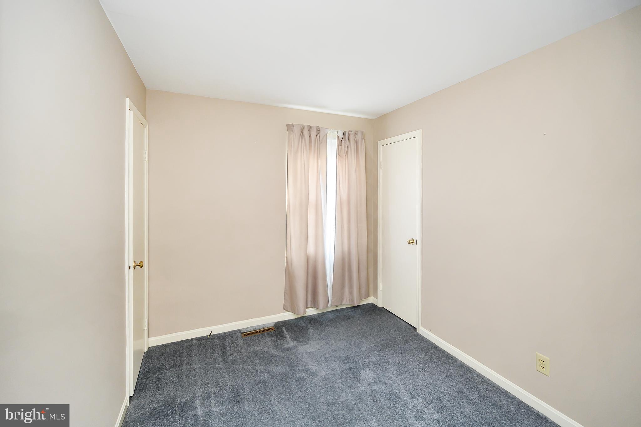 STAFFORD OAKS - Residential