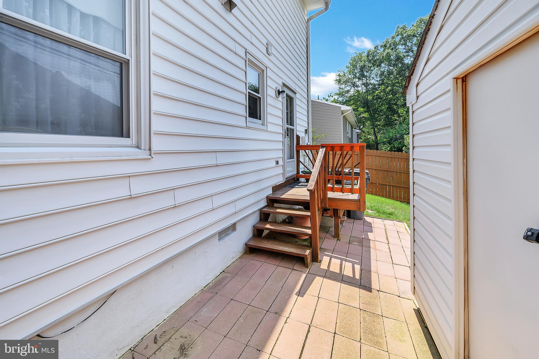 STAFFORD OAKS - Residential