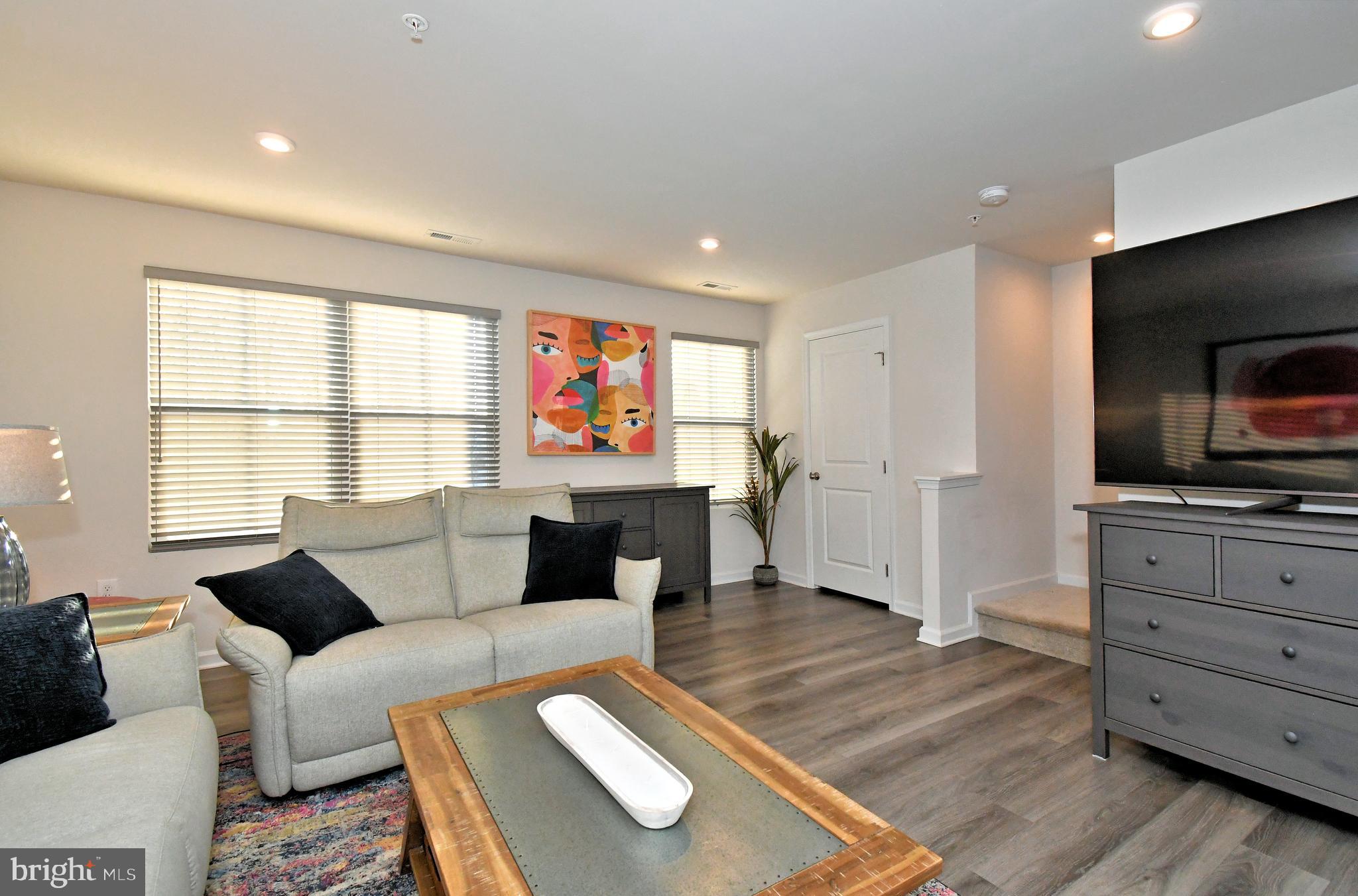 SANATOGA CROSSING - Residential