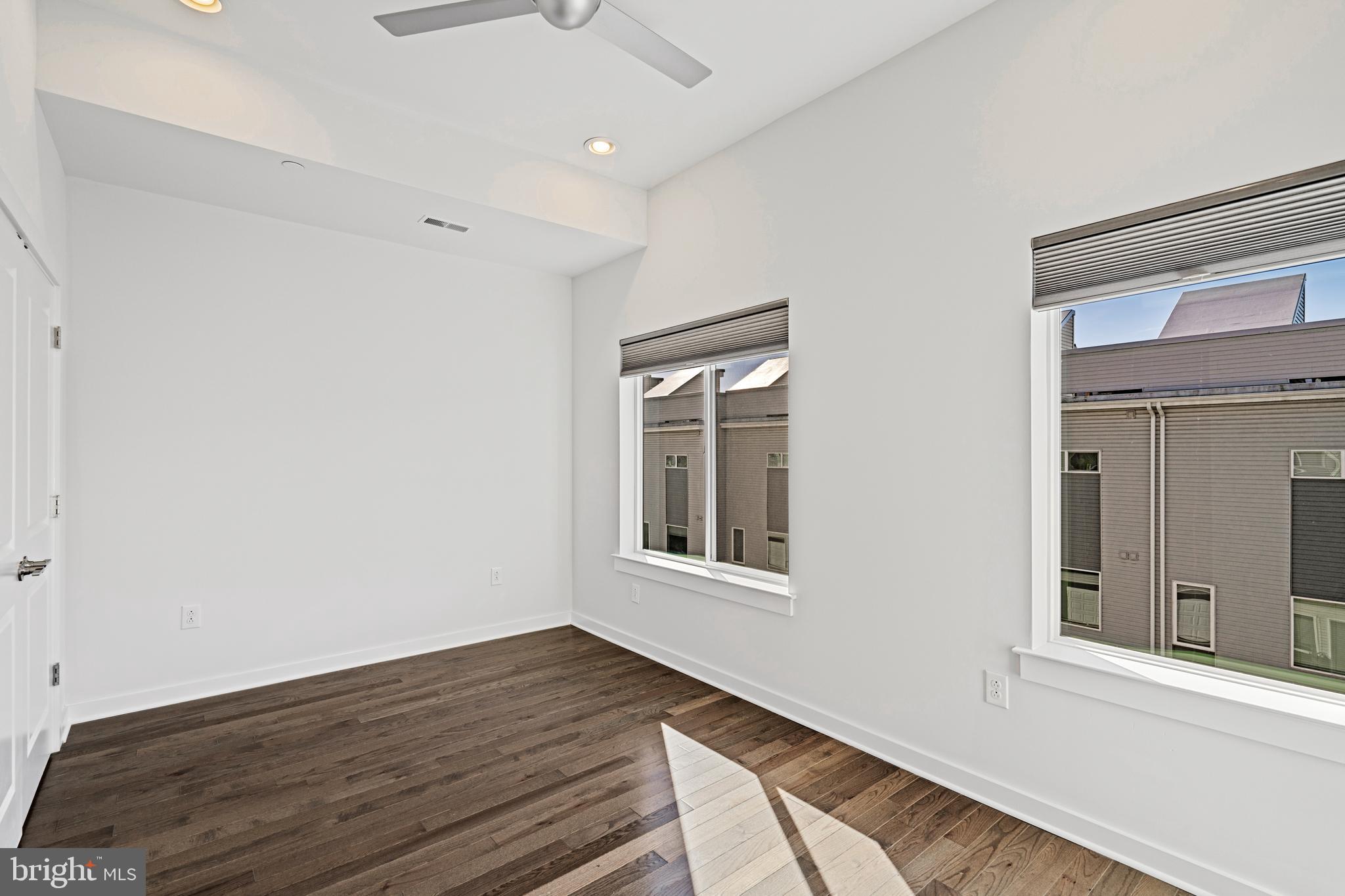 KENSINGTON - Residential