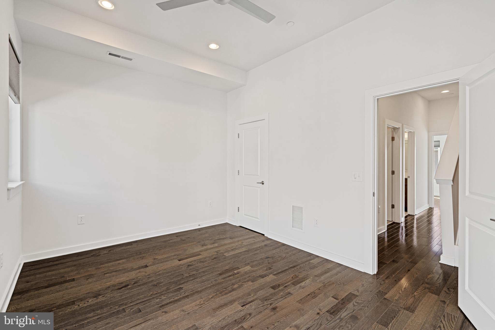 KENSINGTON - Residential