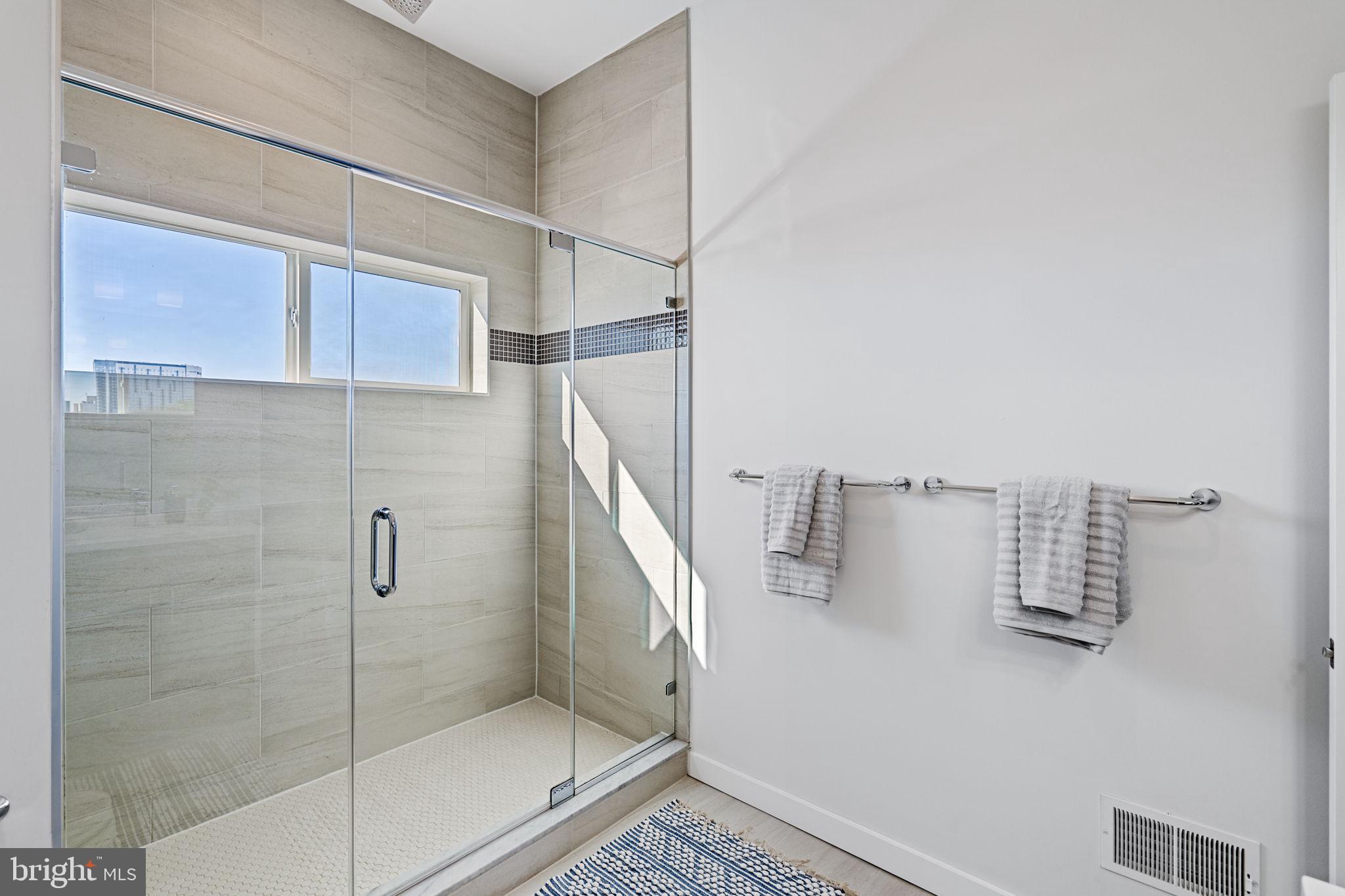KENSINGTON - Residential