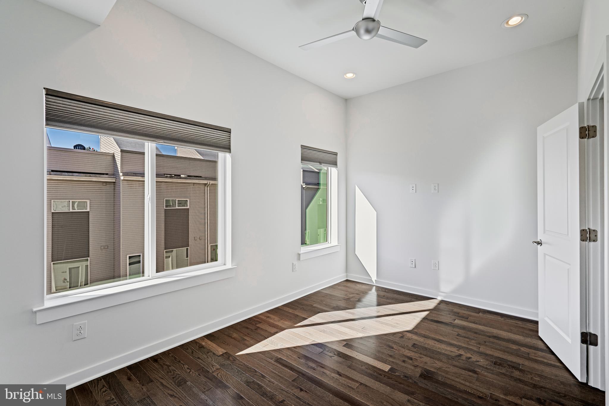 KENSINGTON - Residential