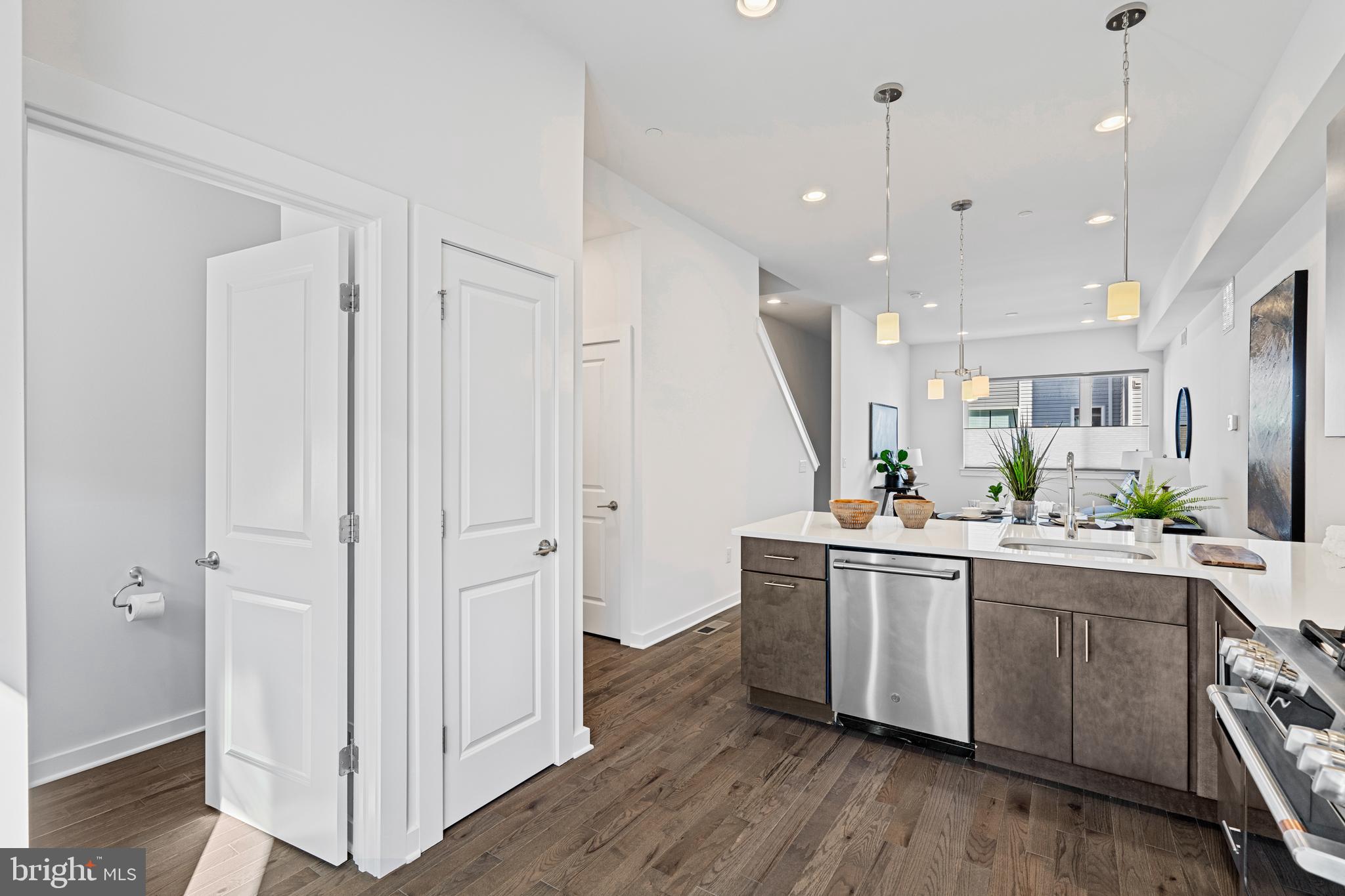 KENSINGTON - Residential