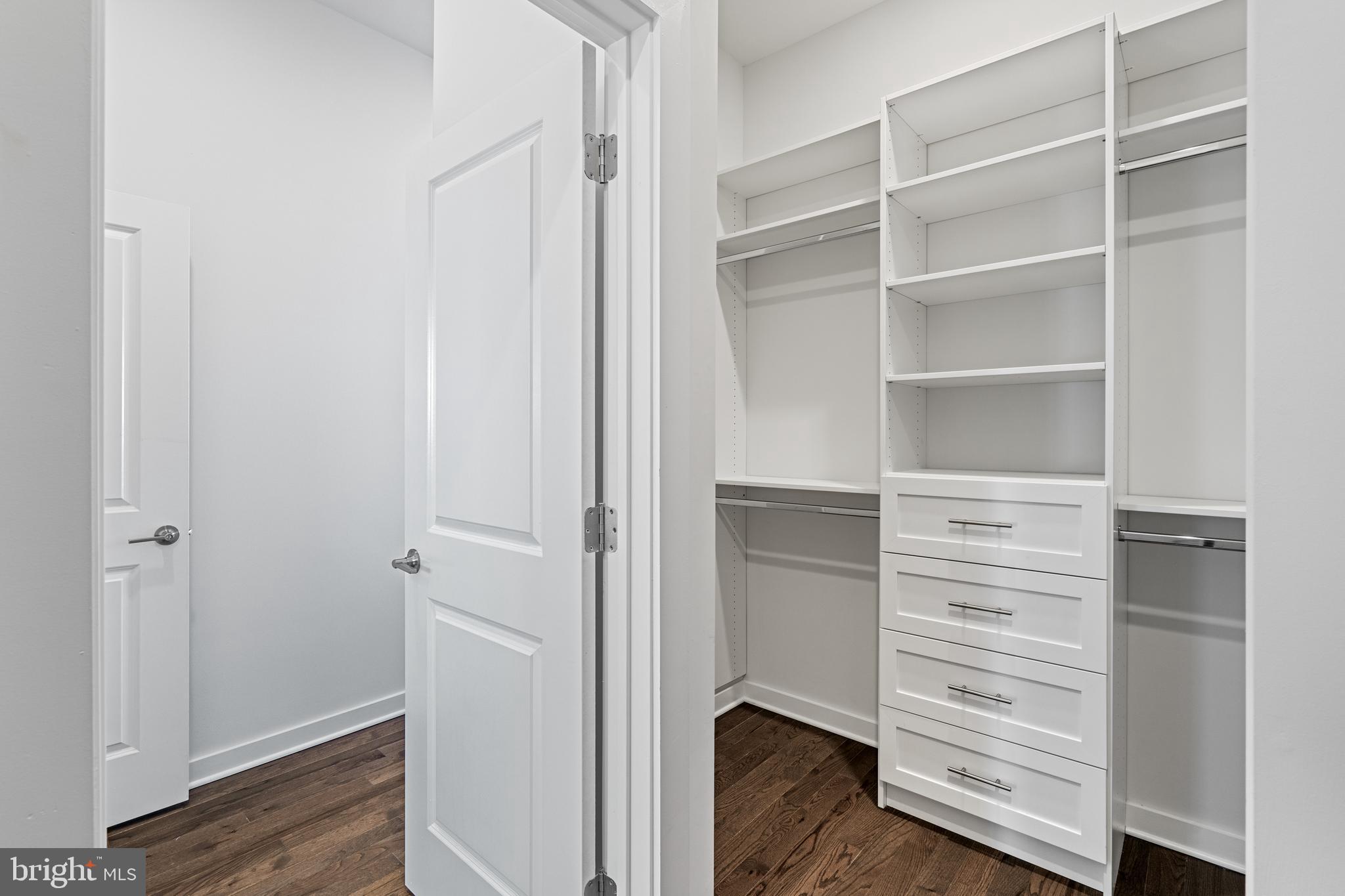 KENSINGTON - Residential