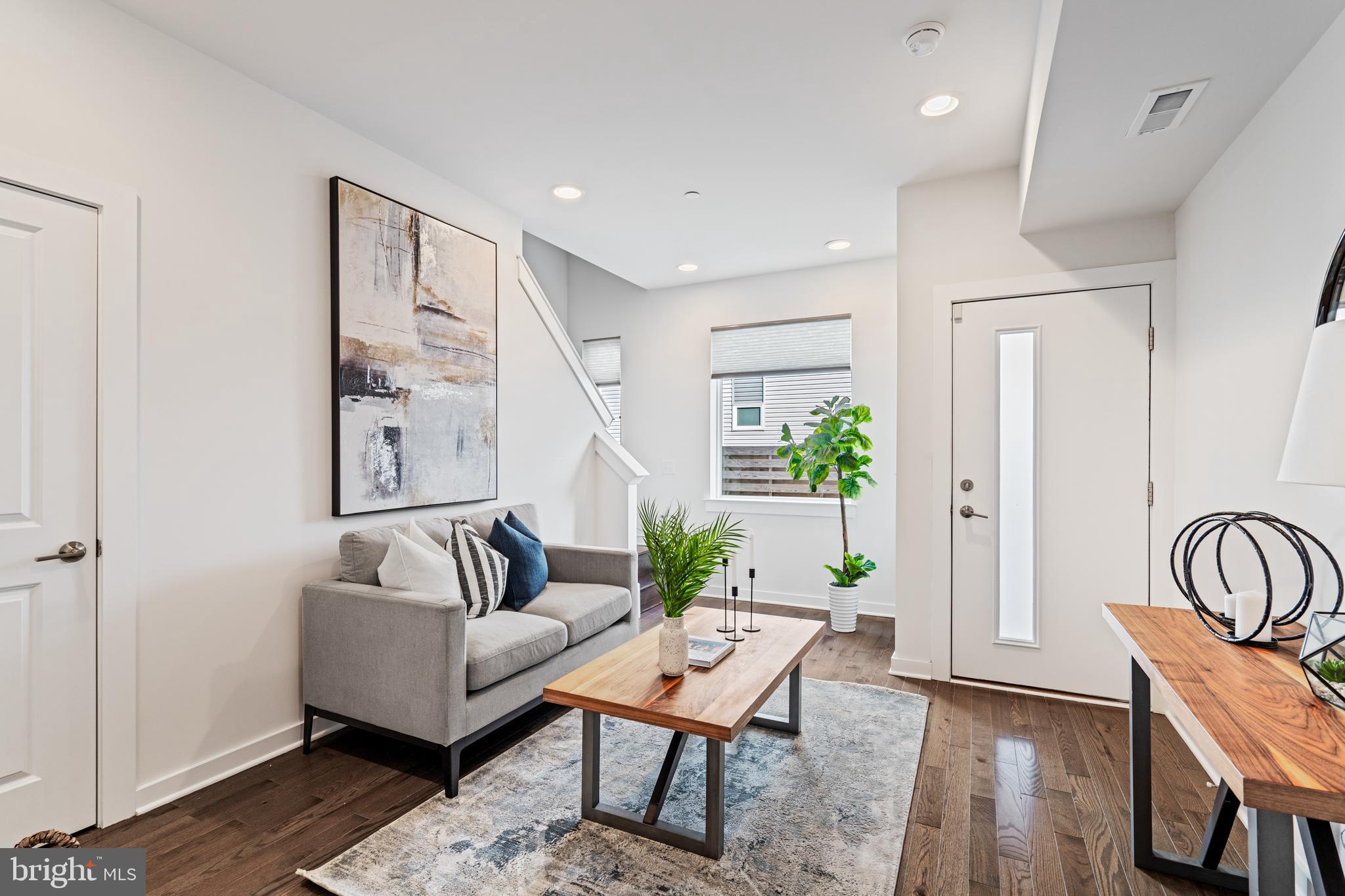 KENSINGTON - Residential