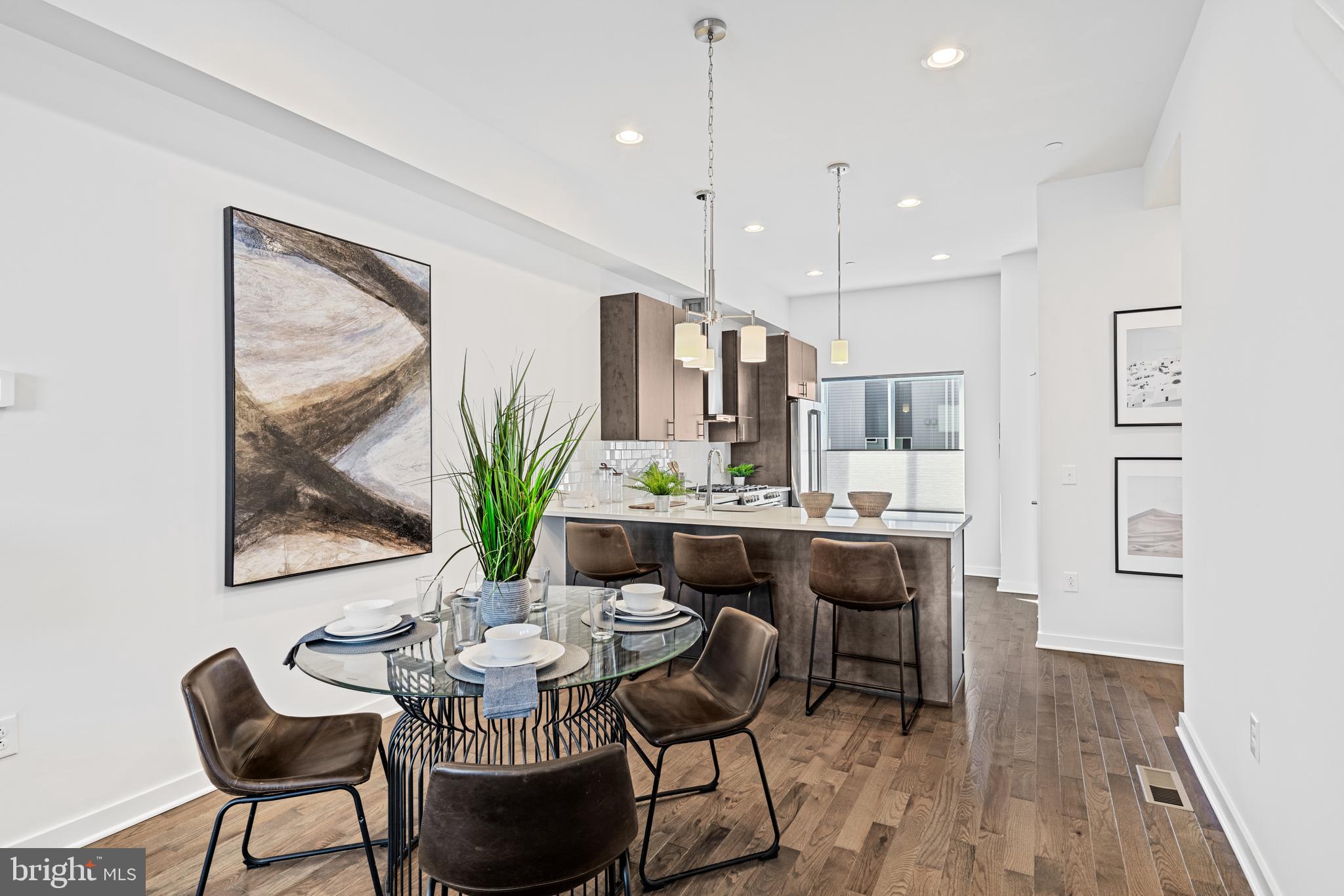 KENSINGTON - Residential