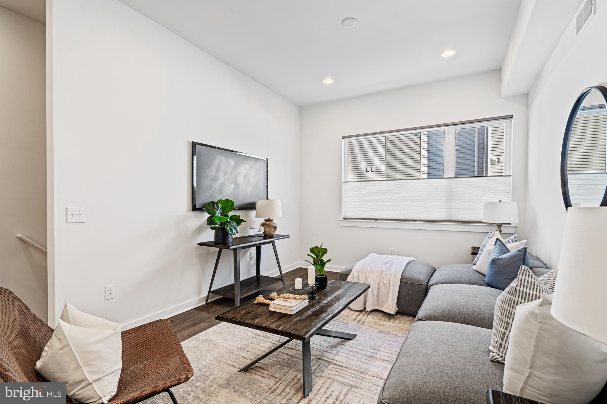 KENSINGTON - Residential