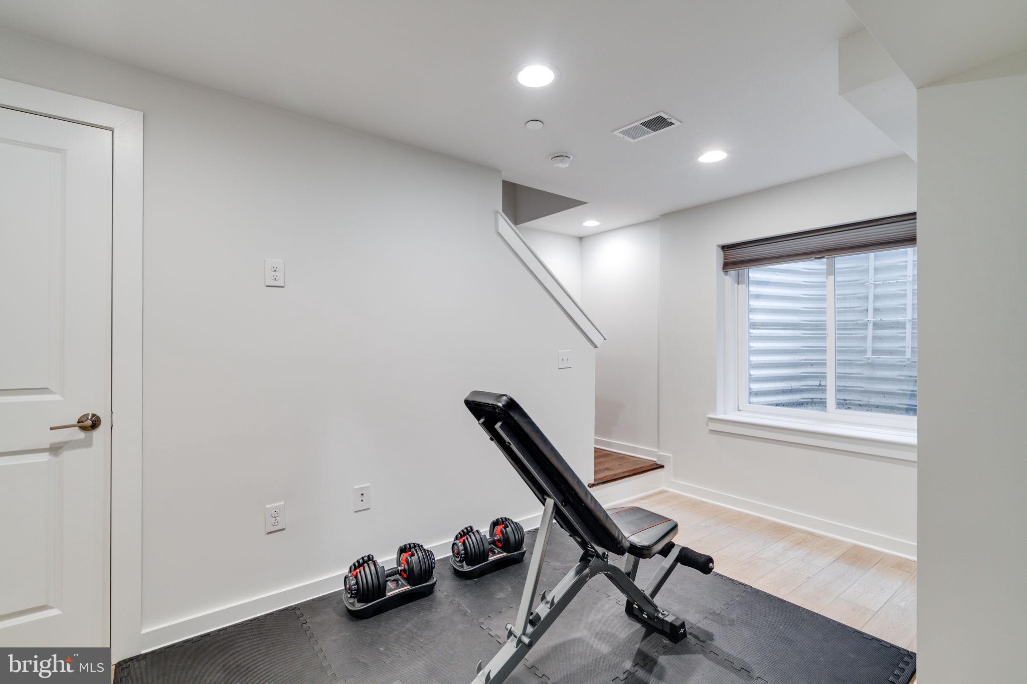 KENSINGTON - Residential
