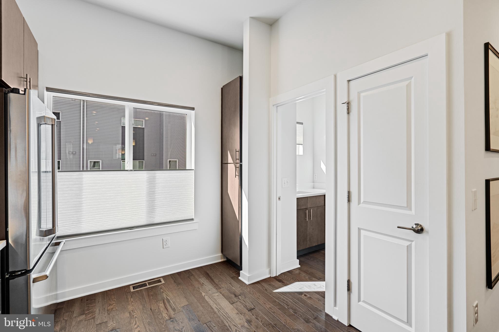 KENSINGTON - Residential