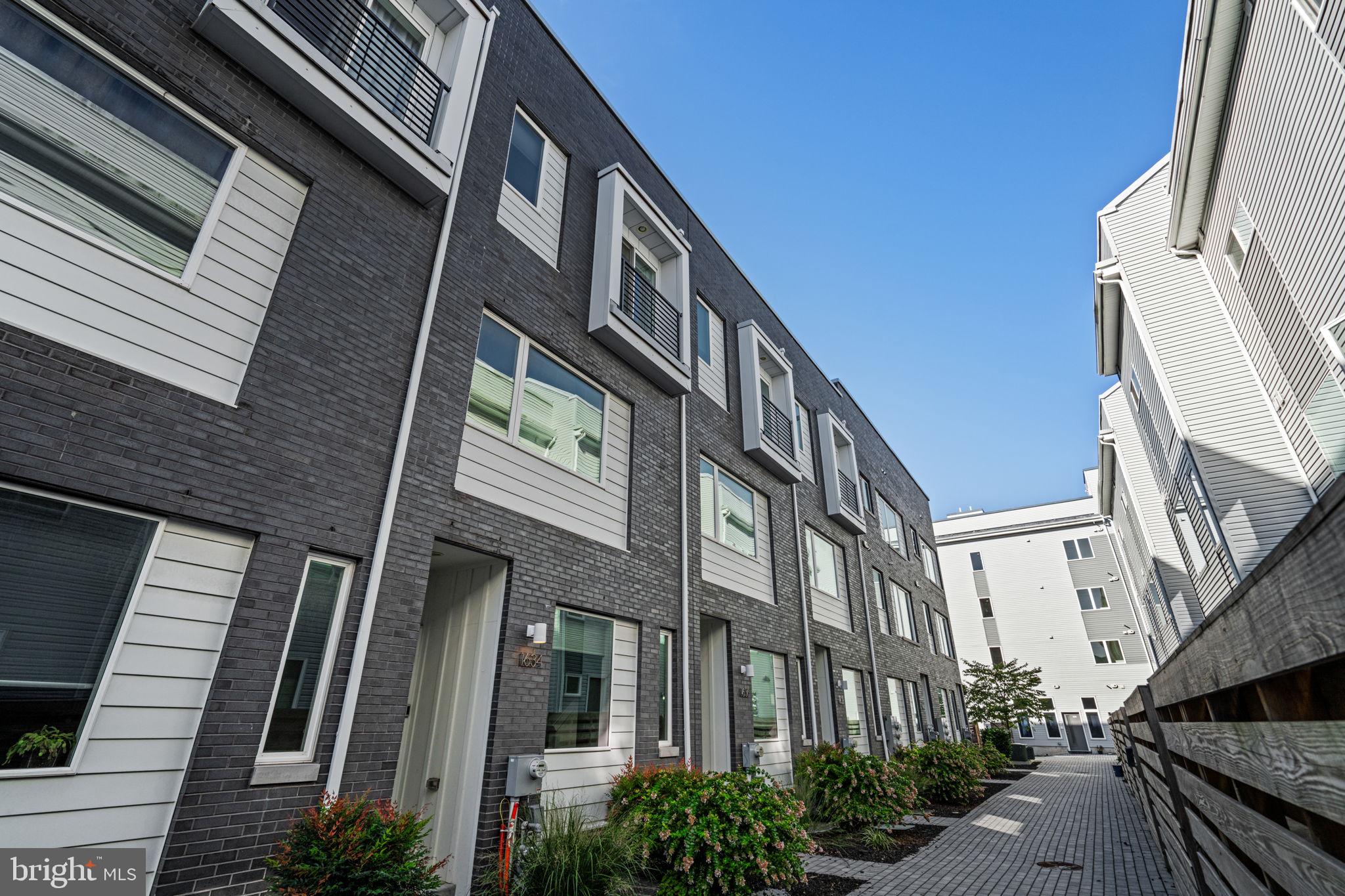 KENSINGTON - Residential