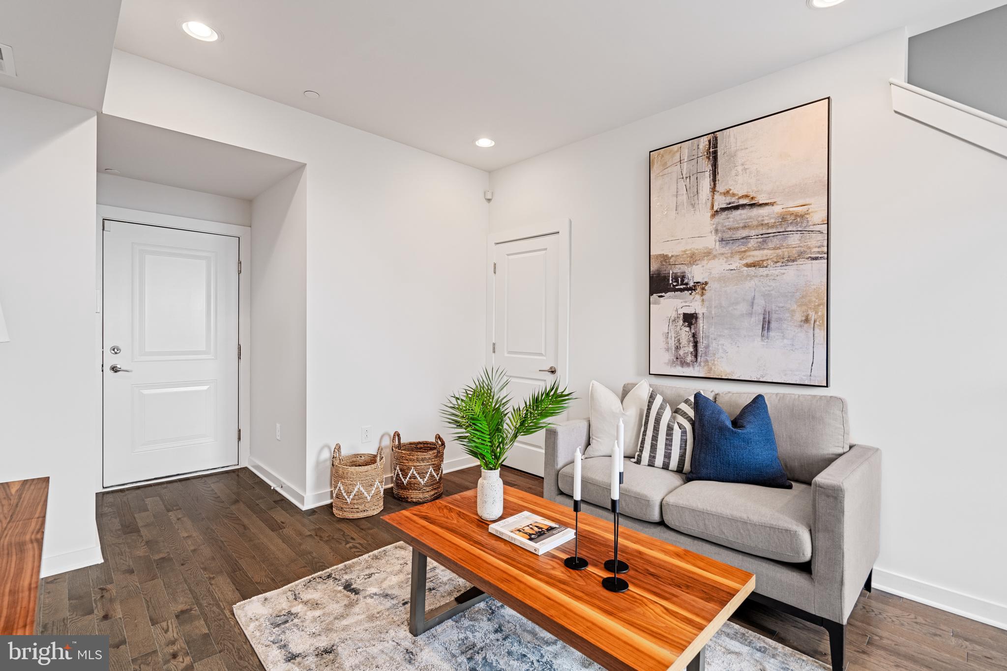 KENSINGTON - Residential