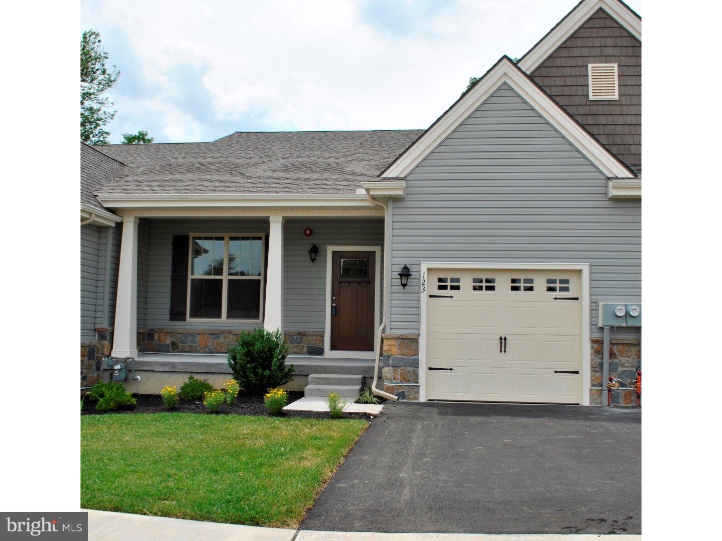 HARLOW POINTE - Residential