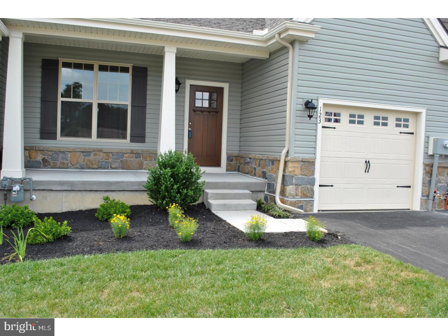 HARLOW POINTE - Residential