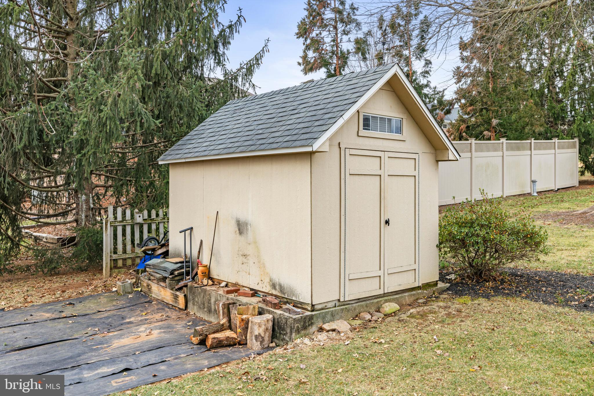 WILLOW WEST - Residential