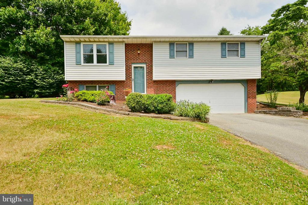 Photo of 27 ORCHARD LN, CONESTOGA, PA 17516 (MLS # PALA2035600)