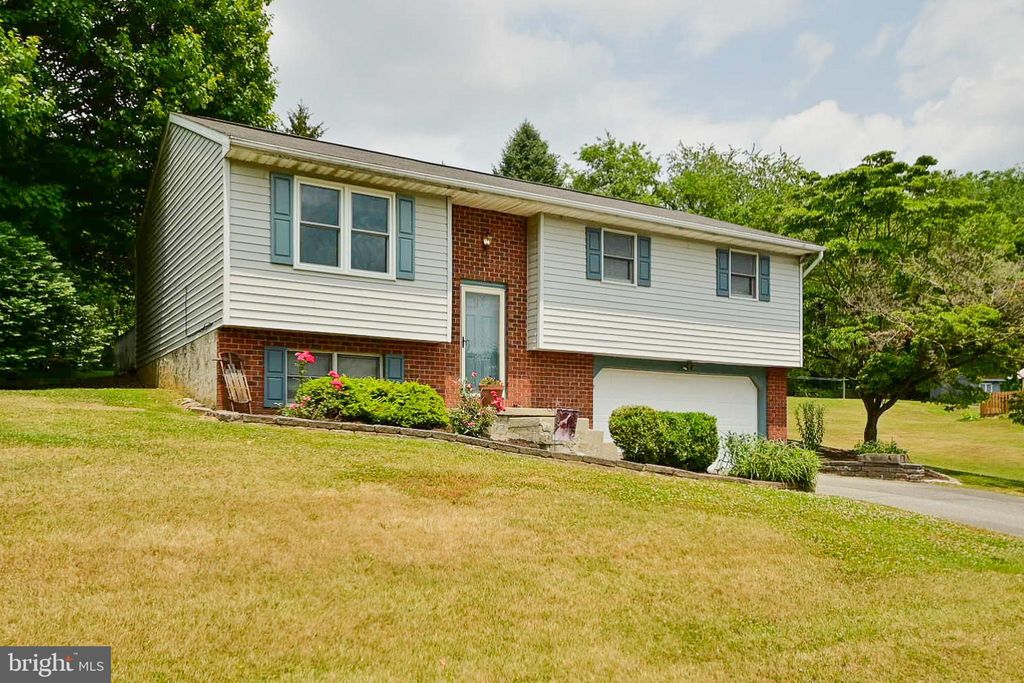 Photo of 27 ORCHARD LN, CONESTOGA, PA 17516 (MLS # PALA2035600)