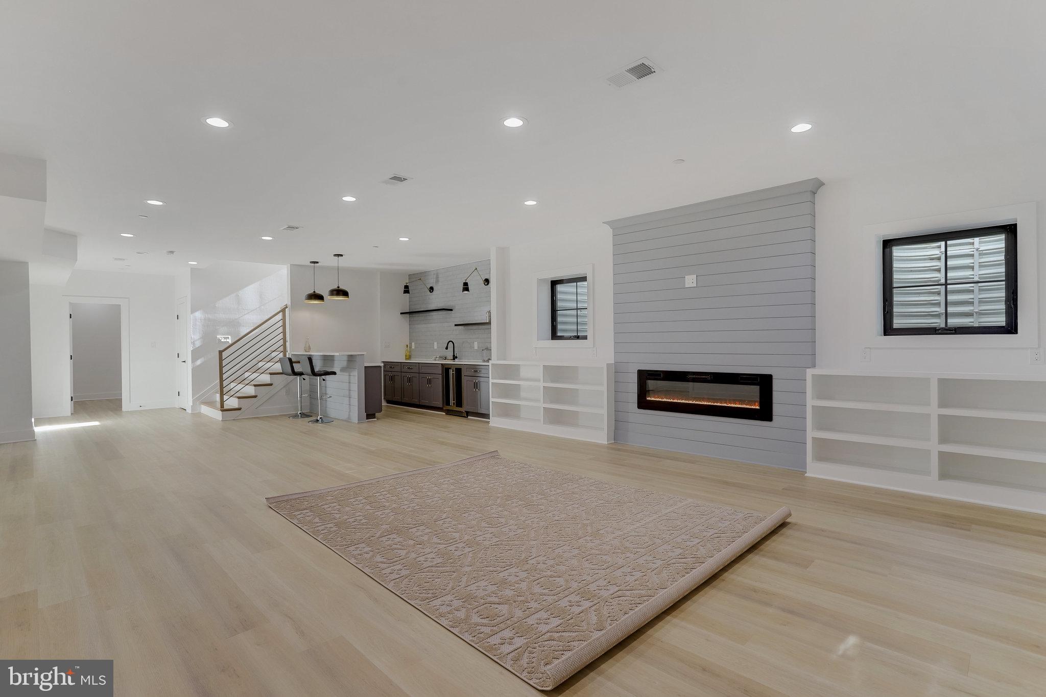 NORTH CHEVY CHASE - Residential