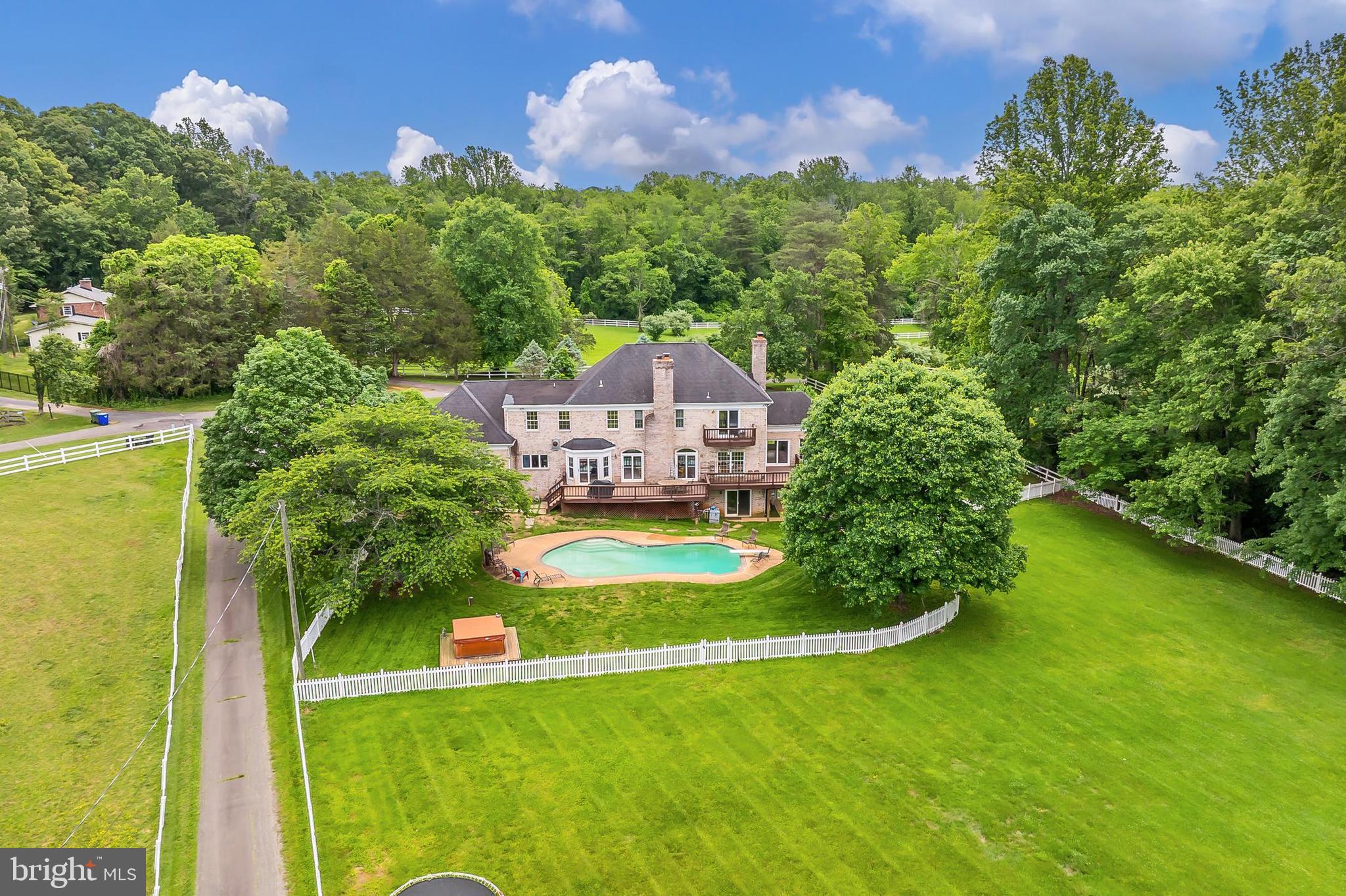 IVAKOTA FARM - Residential