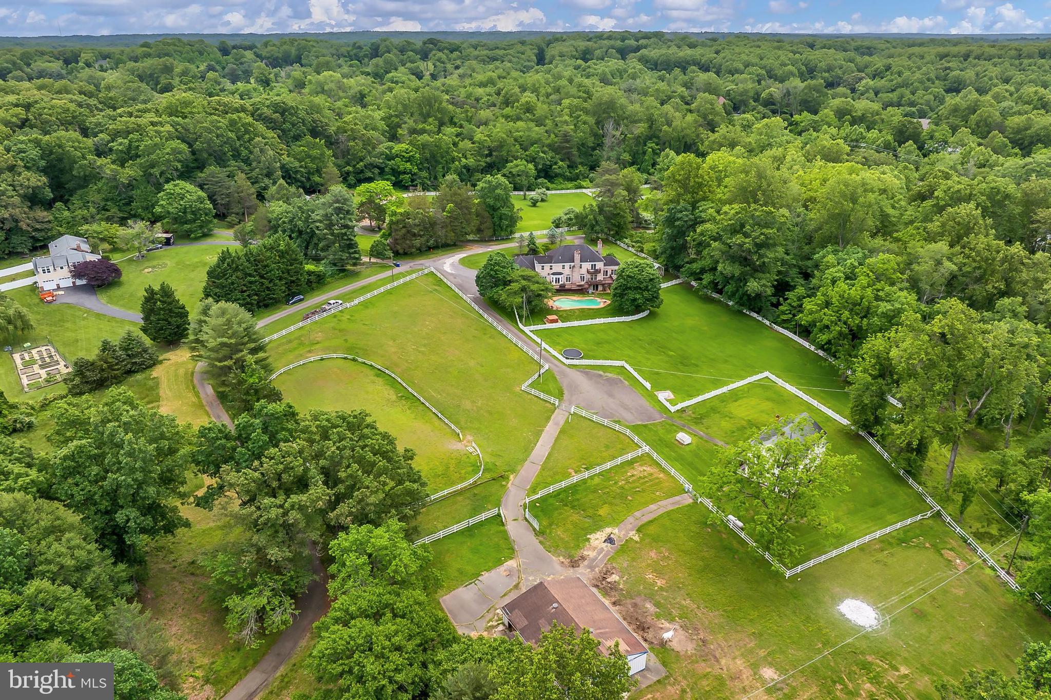 IVAKOTA FARM - Residential