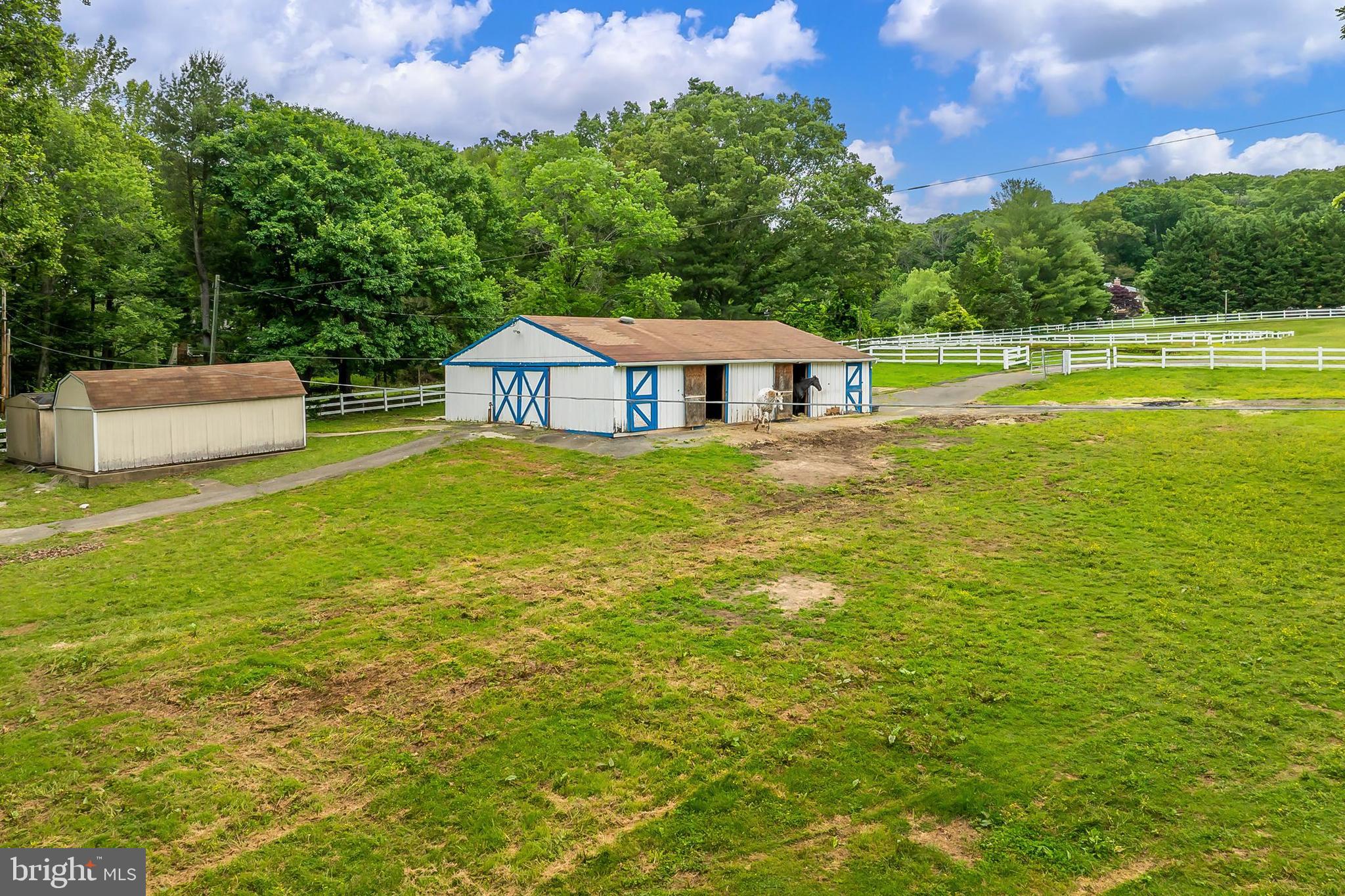 IVAKOTA FARM - Residential