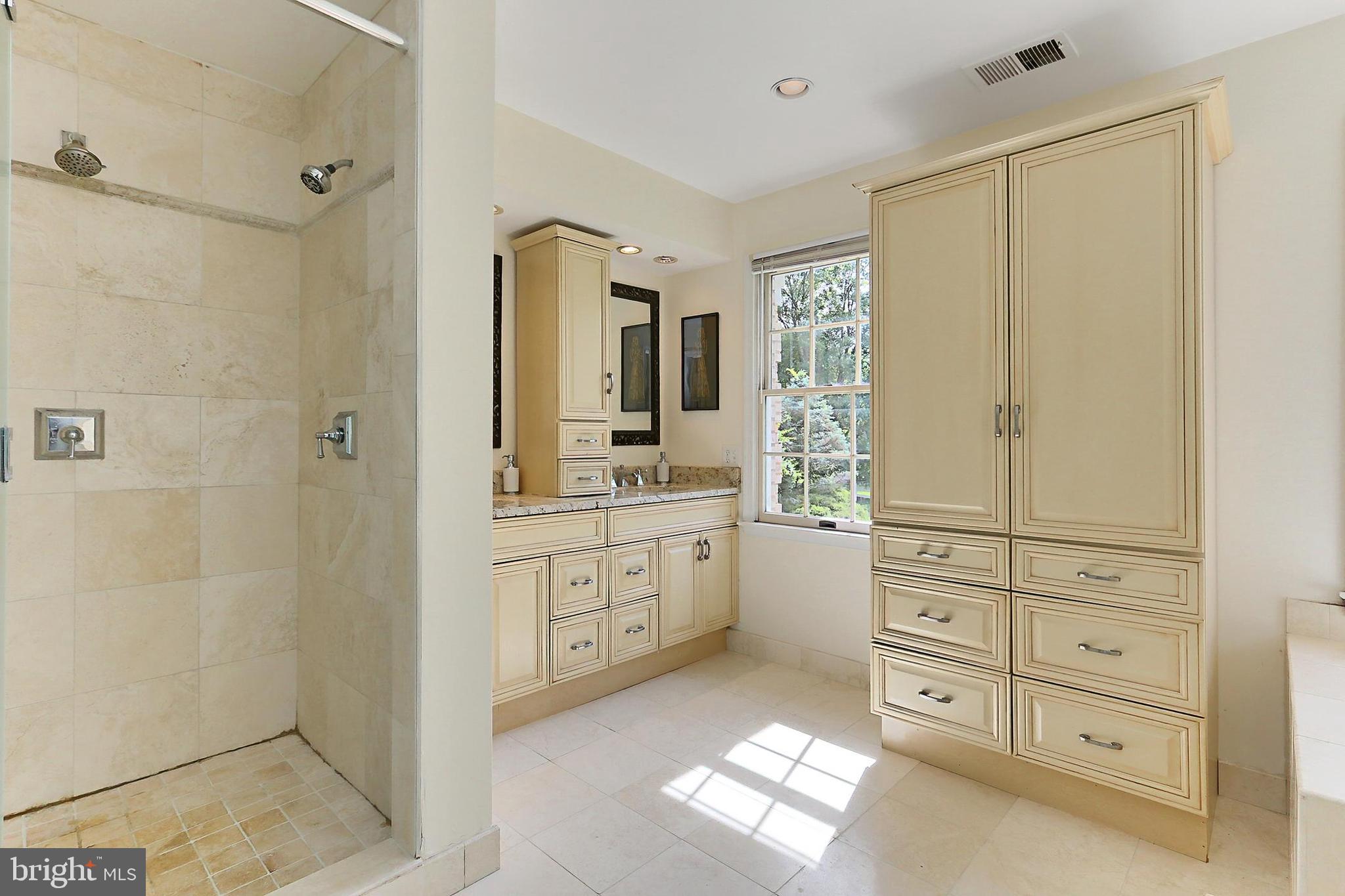 IVAKOTA FARM - Residential