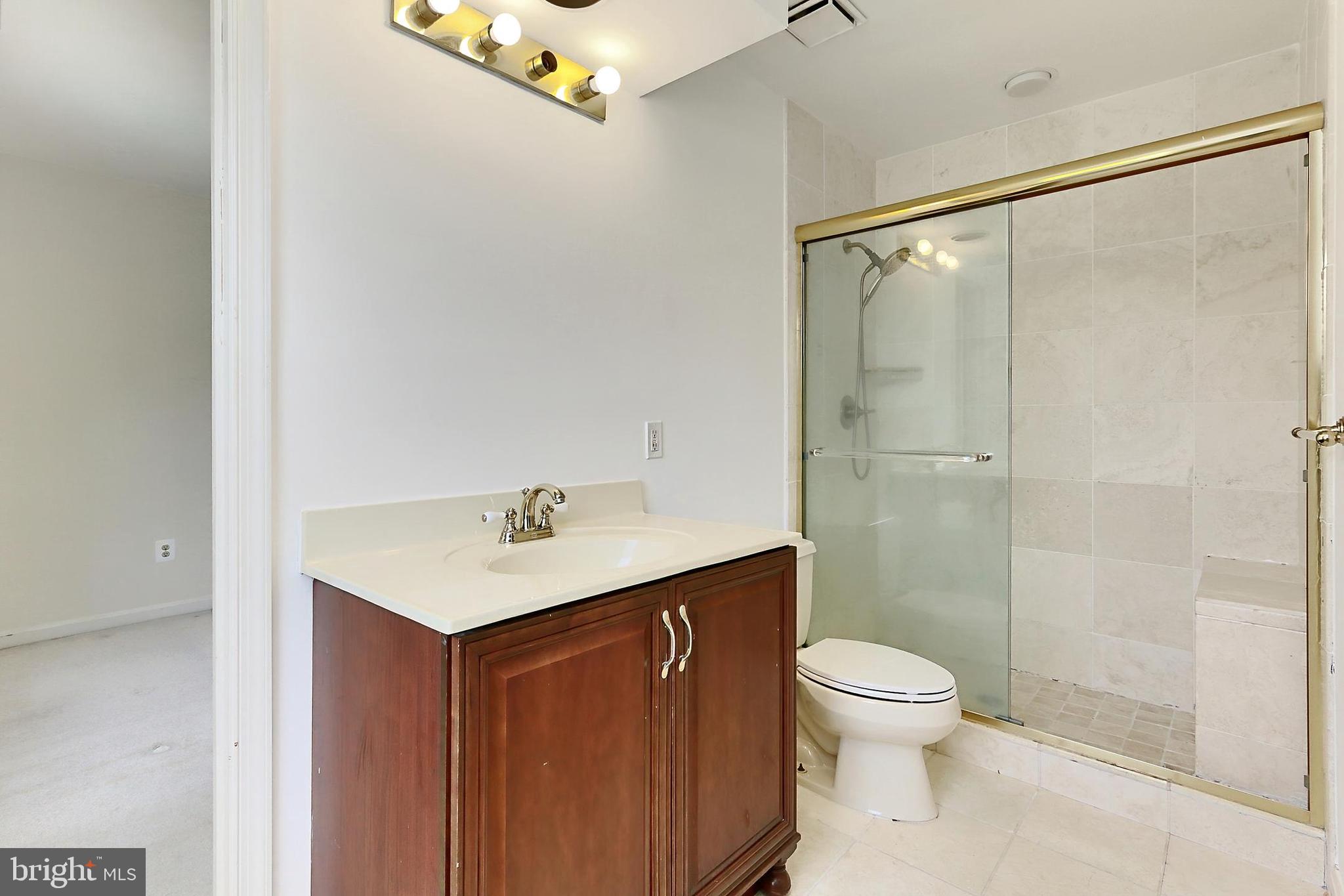 IVAKOTA FARM - Residential