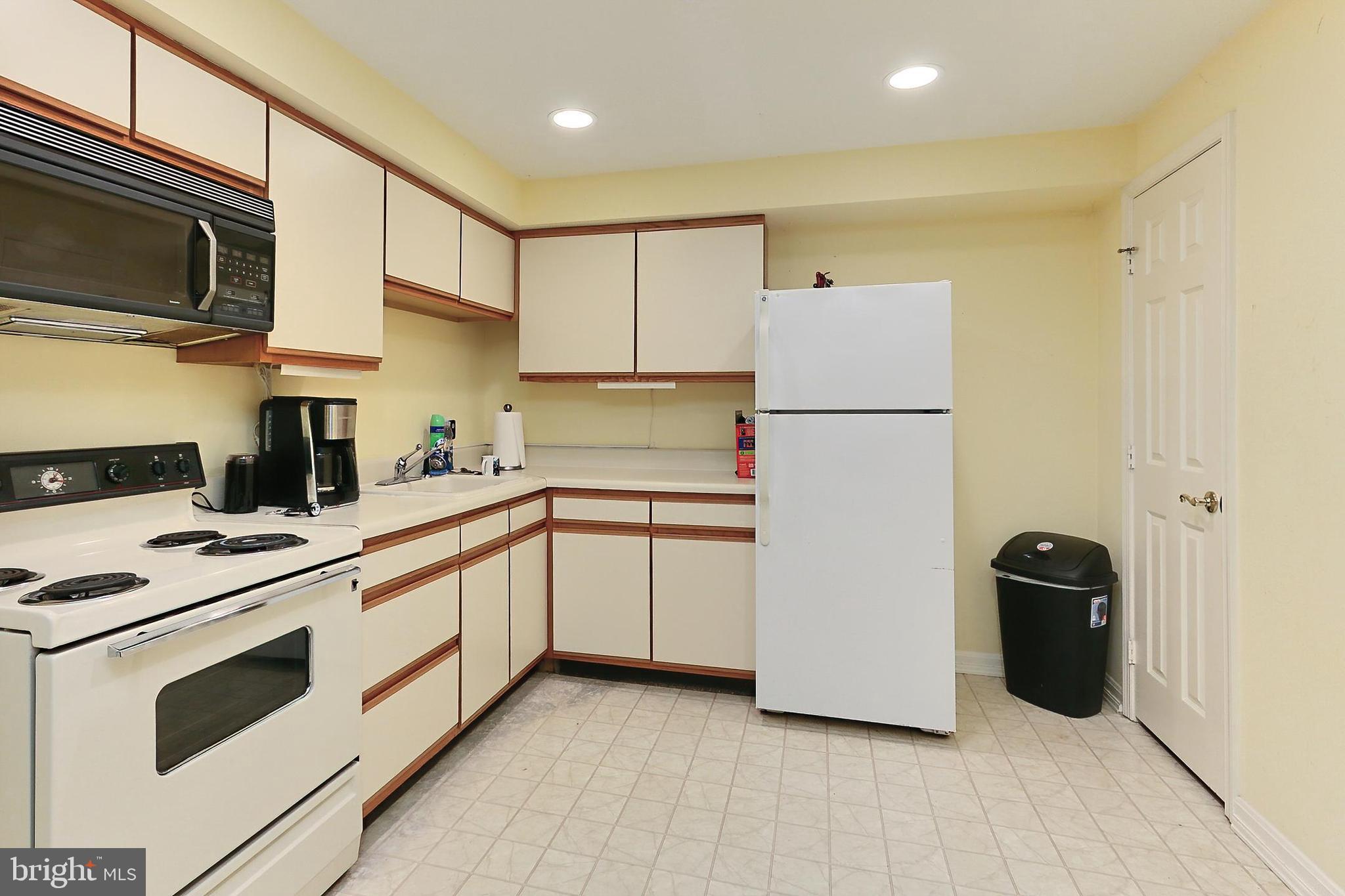 IVAKOTA FARM - Residential