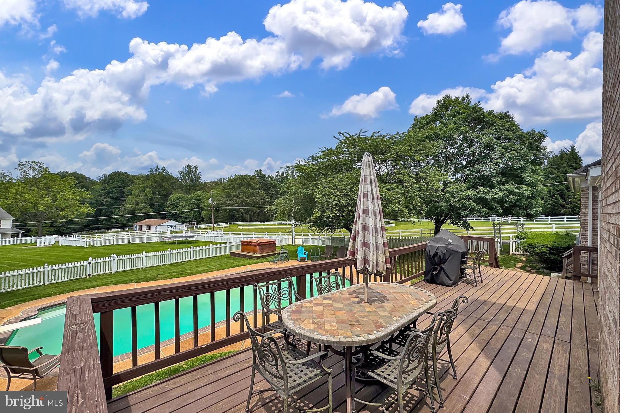 IVAKOTA FARM - Residential