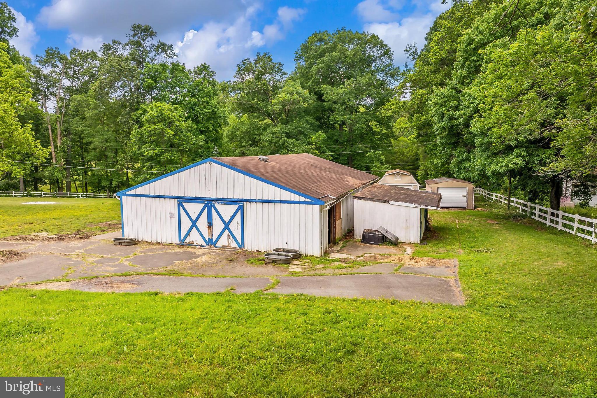 IVAKOTA FARM - Residential