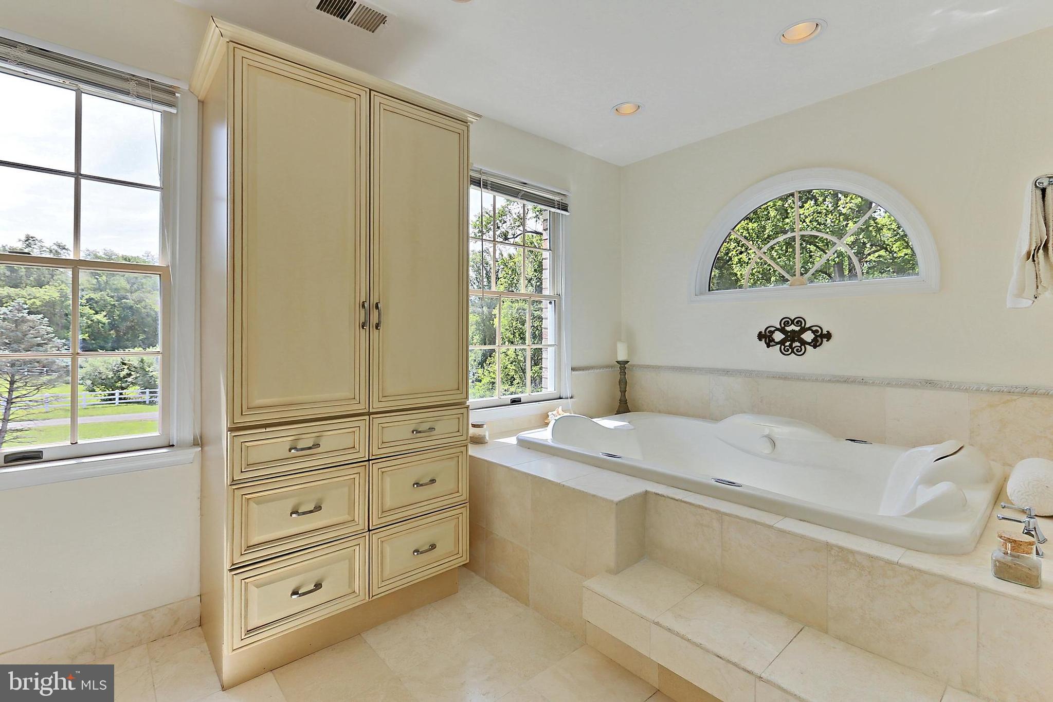 IVAKOTA FARM - Residential