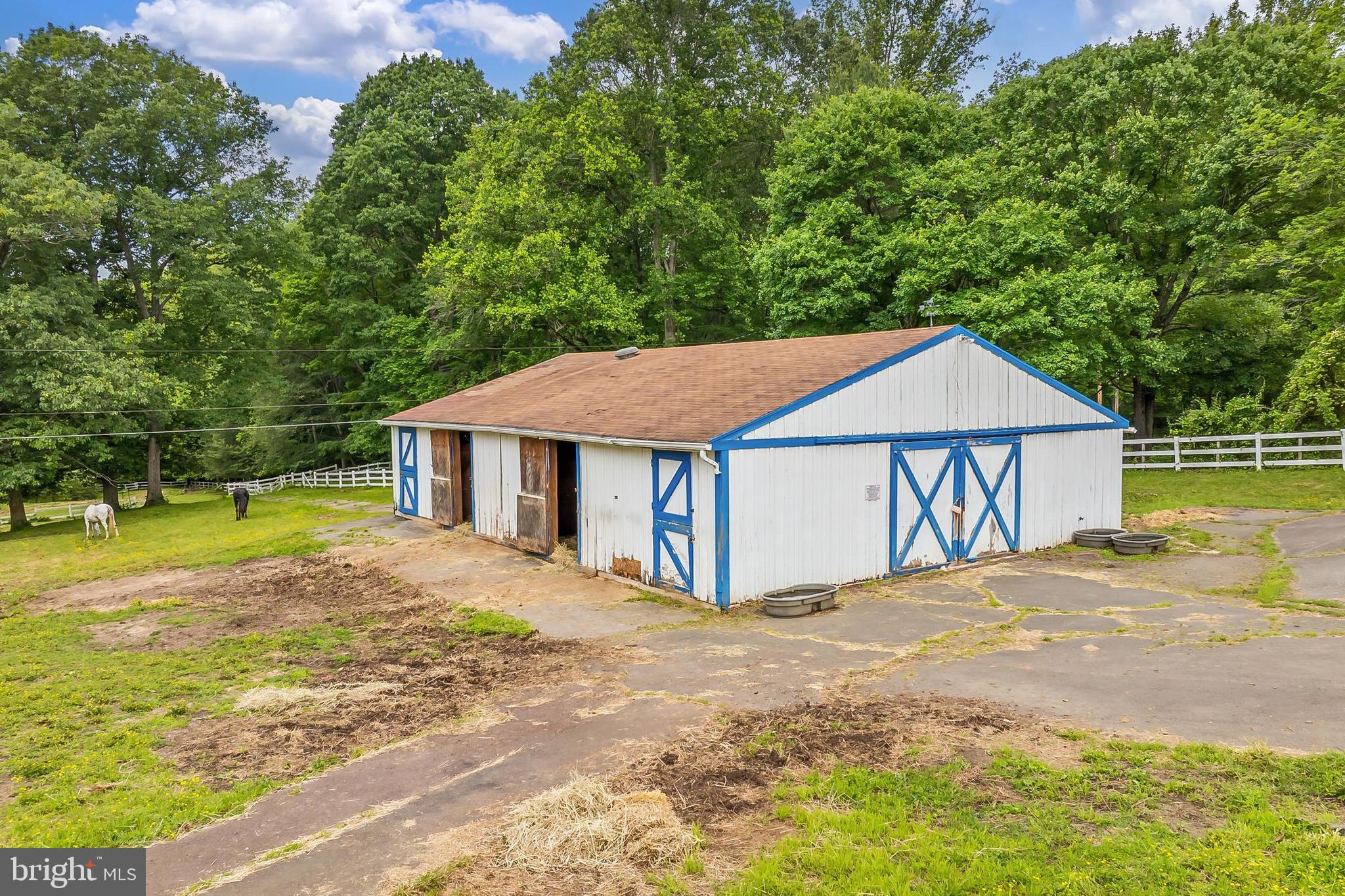 IVAKOTA FARM - Residential