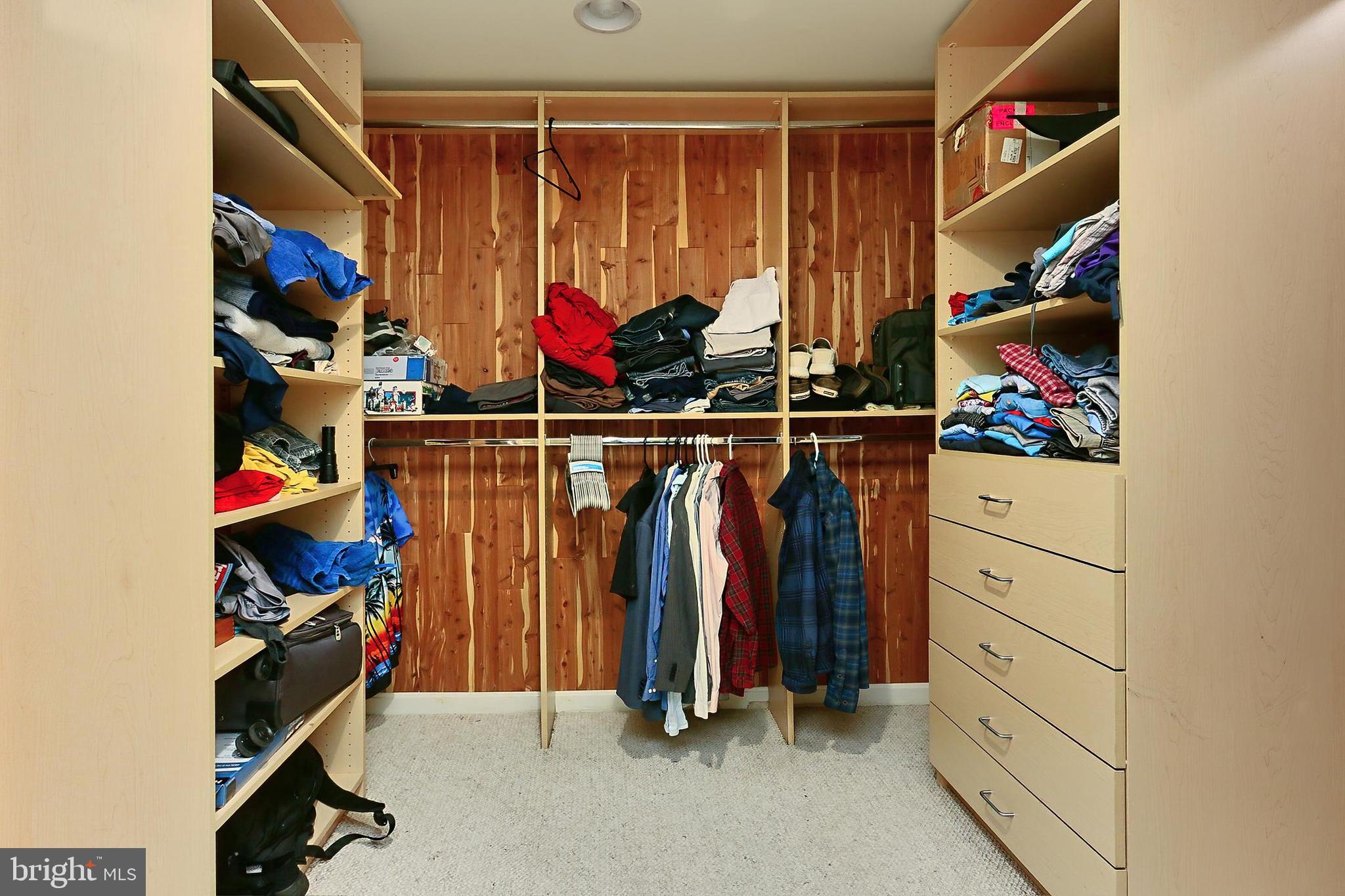 IVAKOTA FARM - Residential