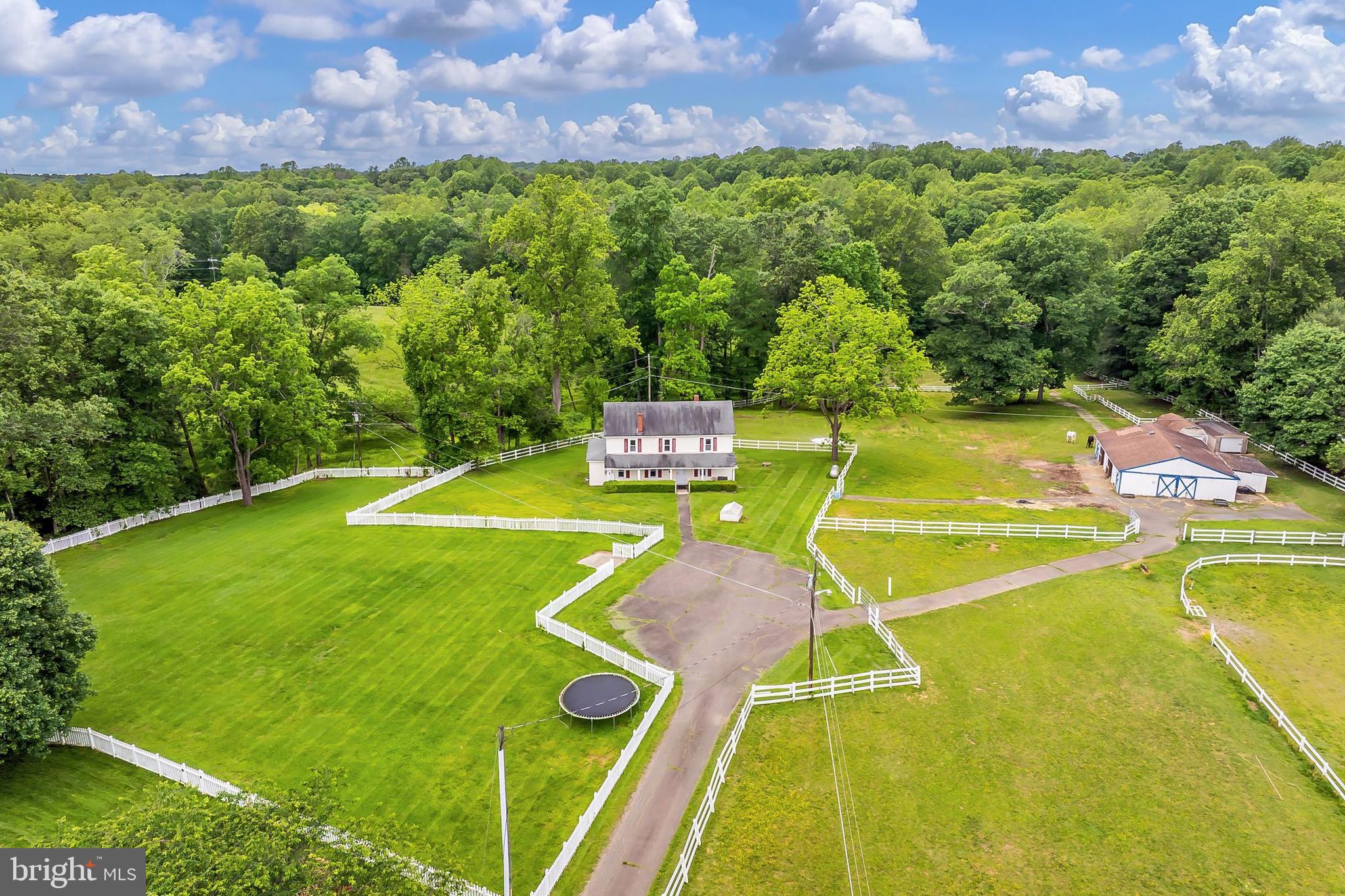 IVAKOTA FARM - Residential