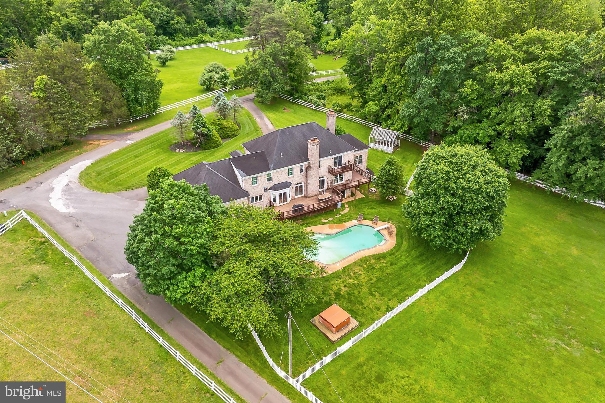 IVAKOTA FARM - Residential