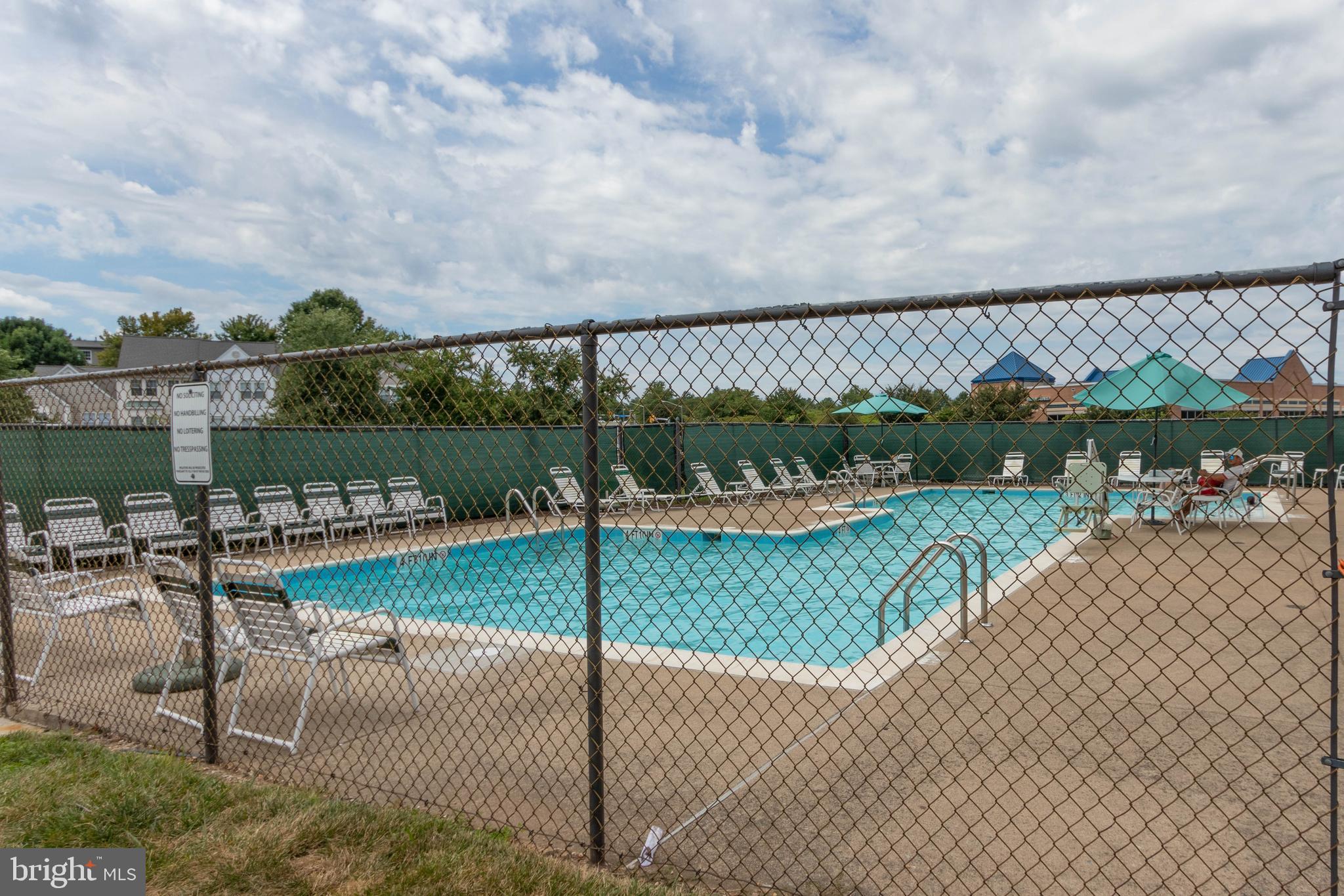 GLEN OAKS CONDOMINIUM - Residential Lease