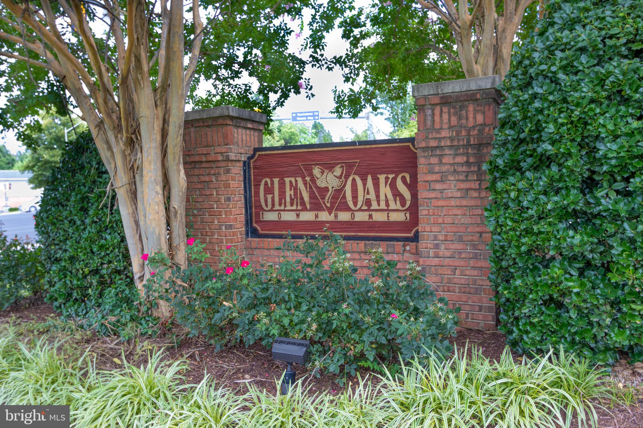 GLEN OAKS CONDOMINIUM - Residential Lease