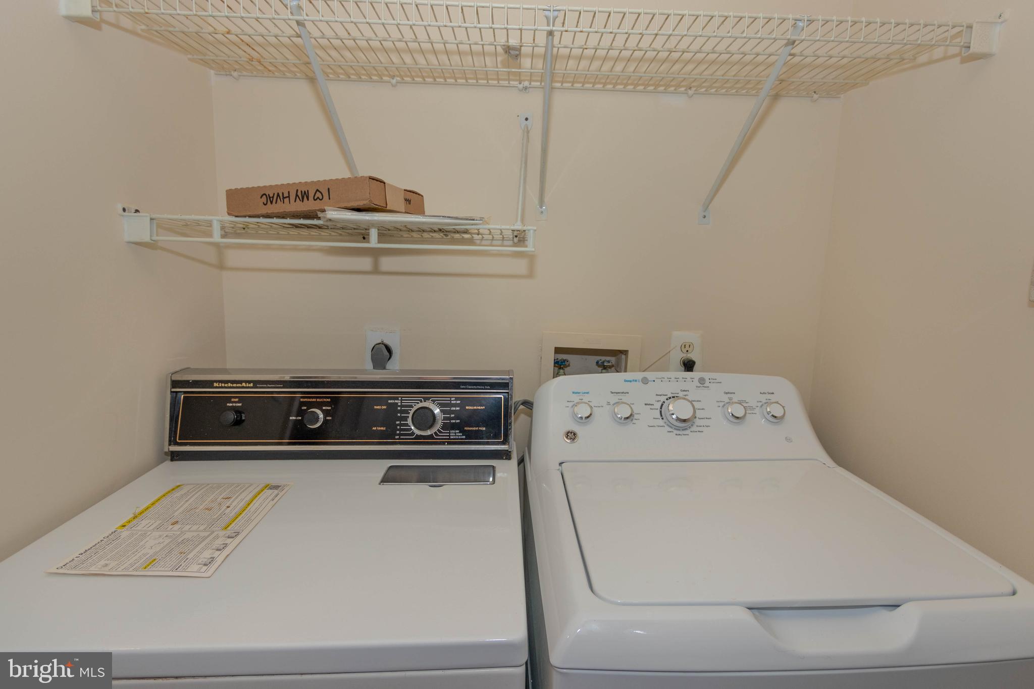 GLEN OAKS CONDOMINIUM - Residential Lease