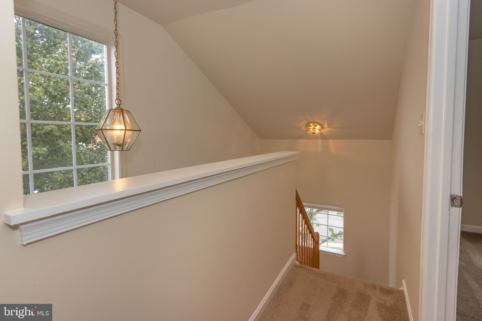 GLEN OAKS CONDOMINIUM - Residential Lease