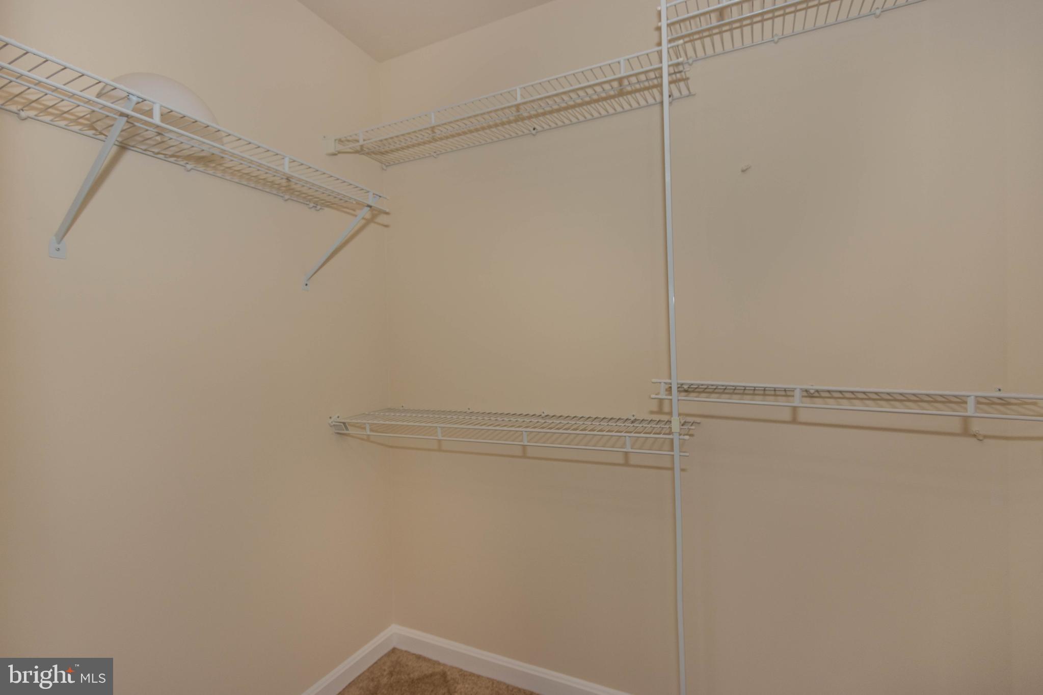 GLEN OAKS CONDOMINIUM - Residential Lease