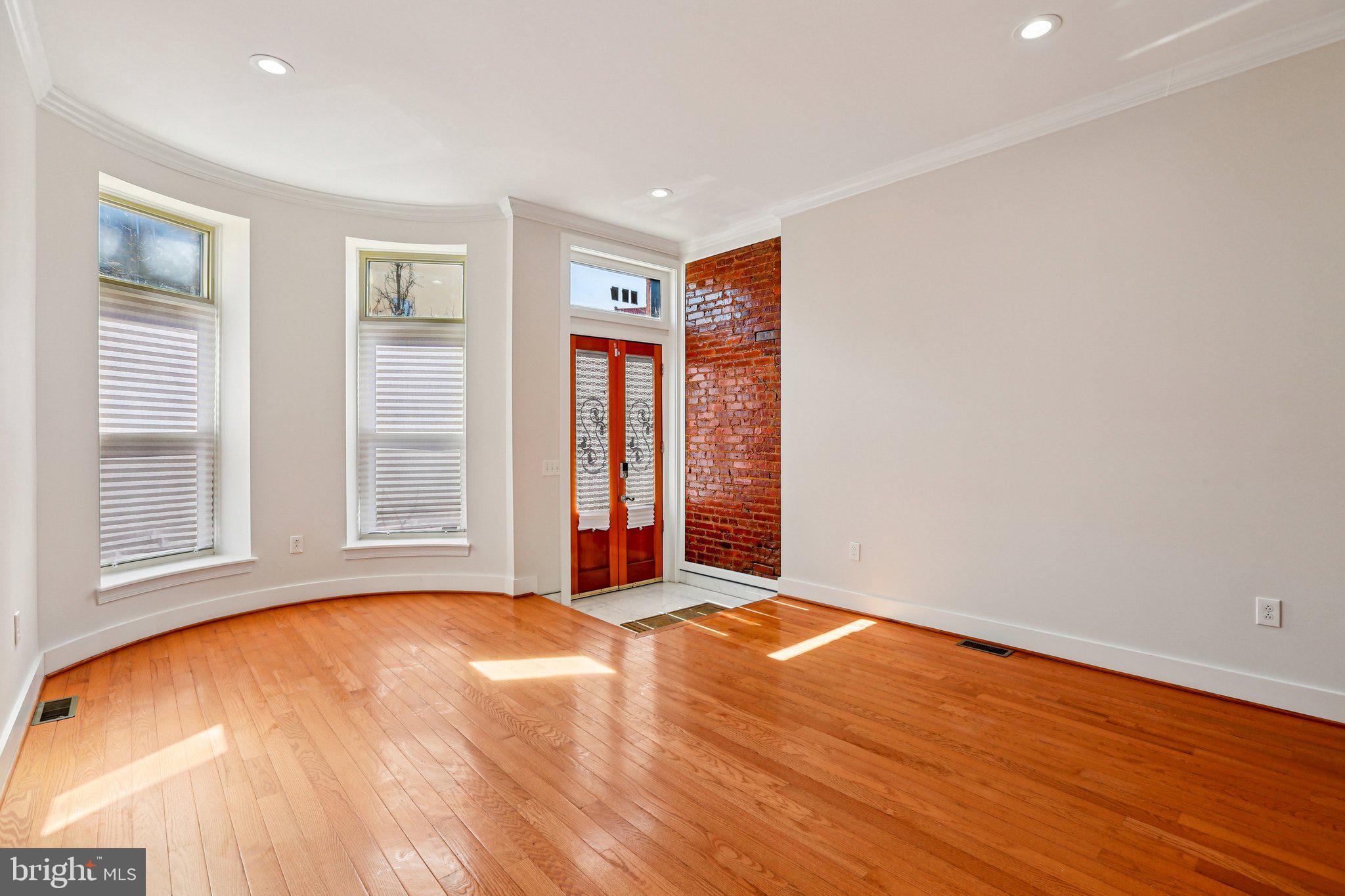 914 NEWINGTON AVENUE