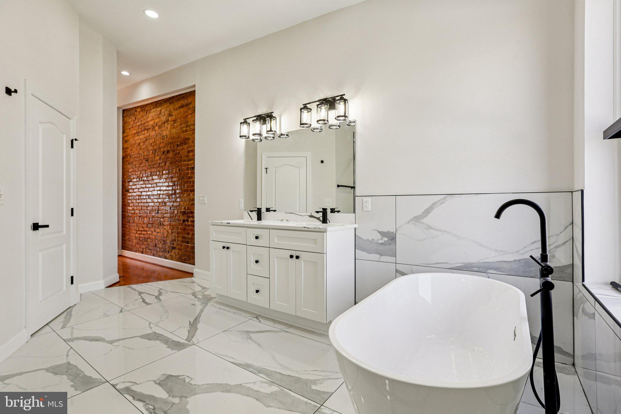 RESERVOIR HILL - Residential