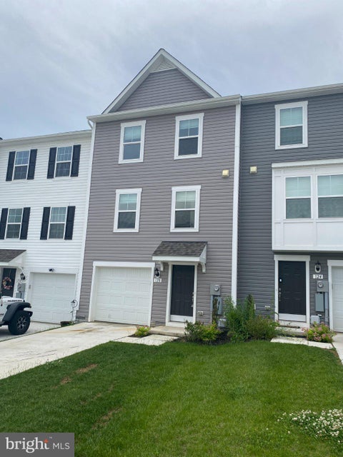 Townhouse For Rent - 128 Tuxford Road<br/> Berkeley County, FALLING WATERS, WV 25419