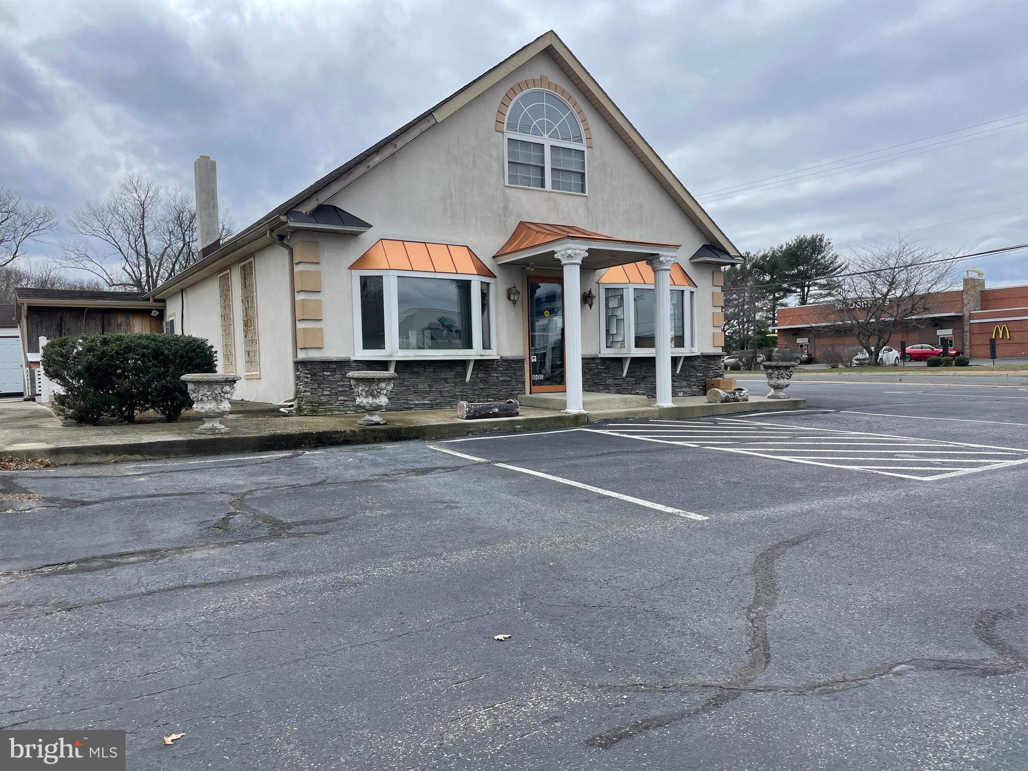 100 S WHITE HORSE PIKE